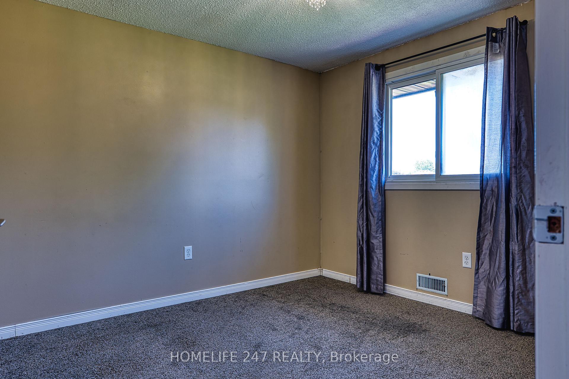 Photo 25 of 475 Victoria Avenue S, North Perth, Listowel — HOMEH