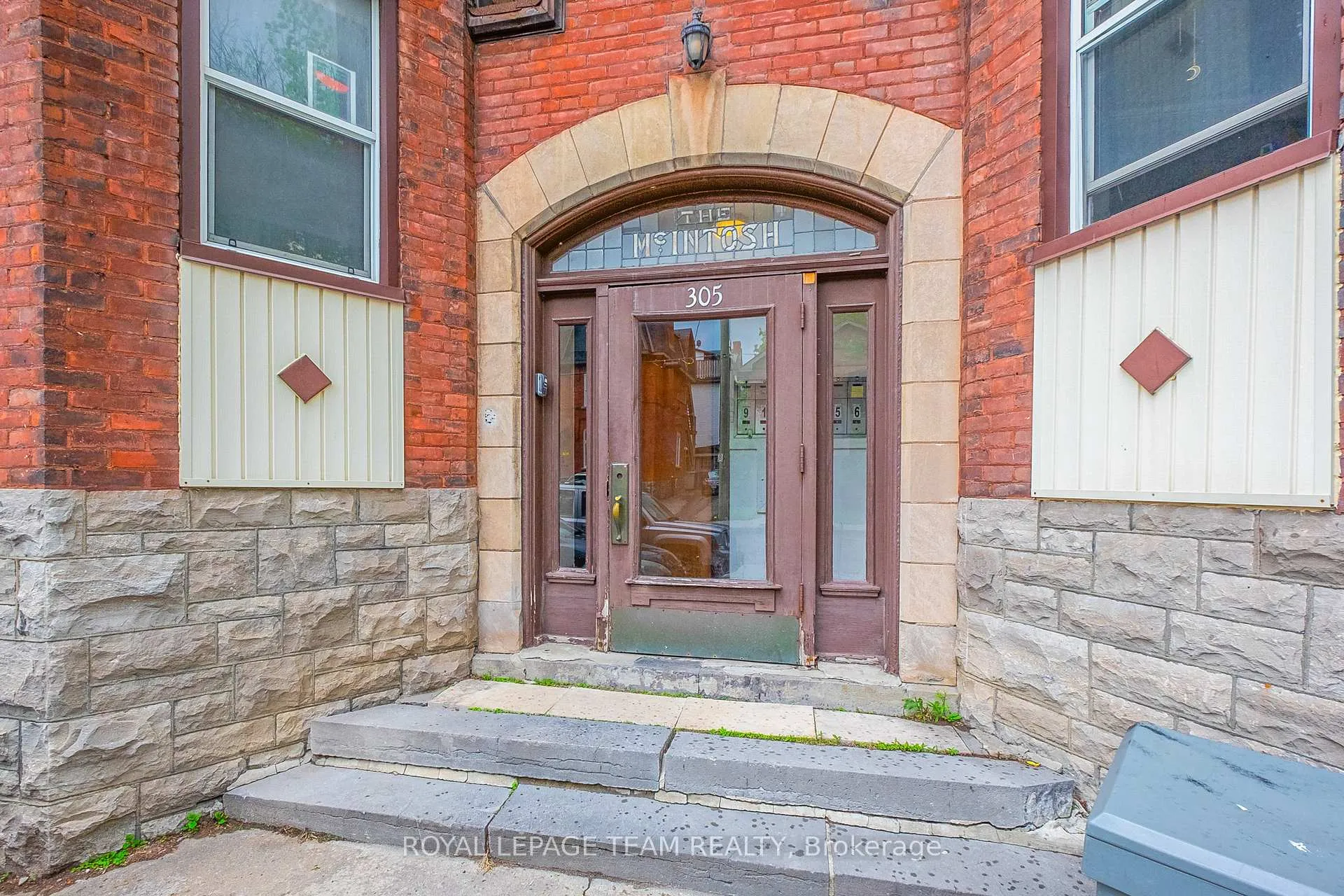 Photo 2 of 305 Waverley Street, Ottawa, Ottawa Centre — HOMEH