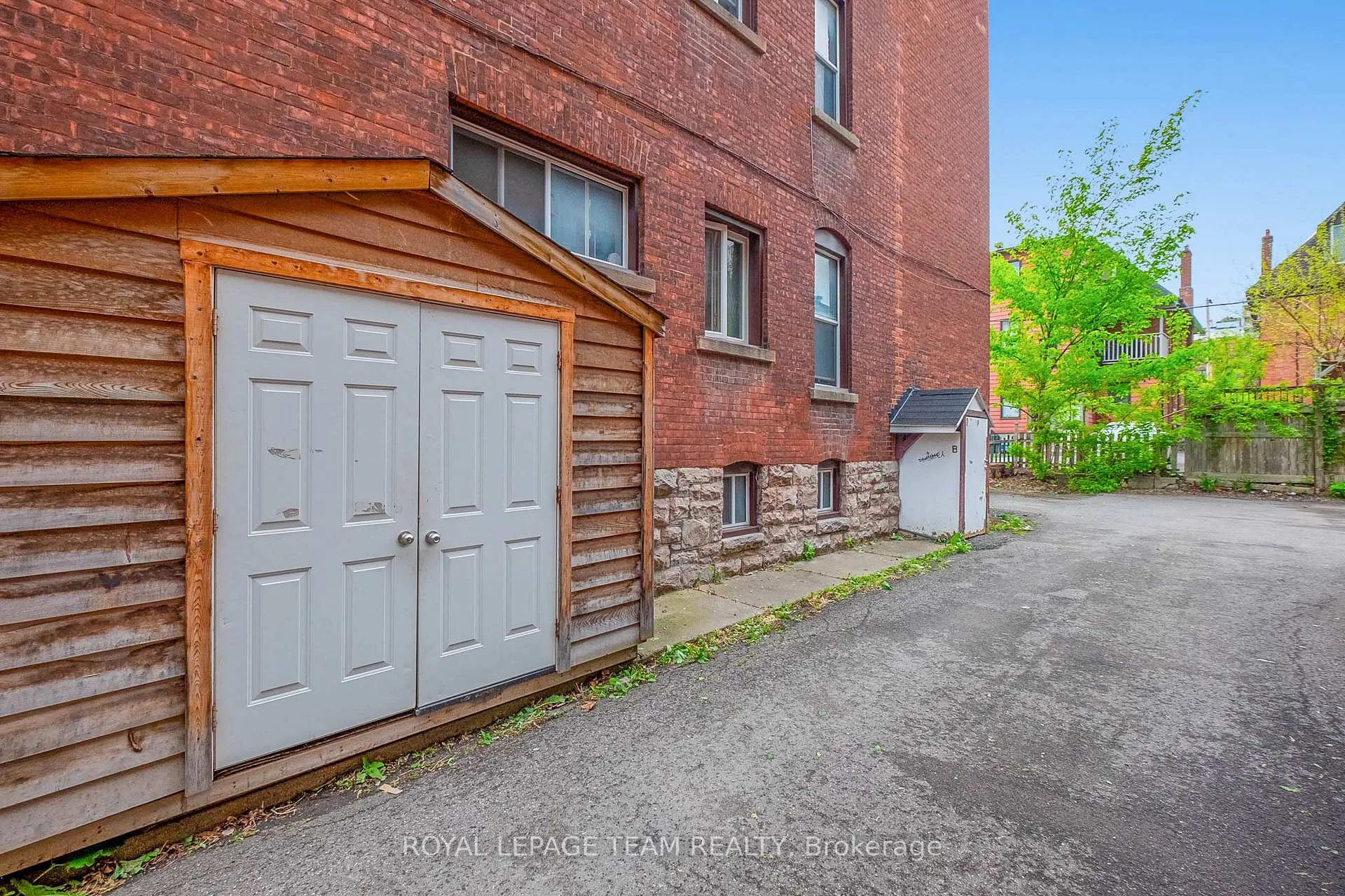 Photo 3 of 305 Waverley Street, Ottawa, Ottawa Centre — HOMEH