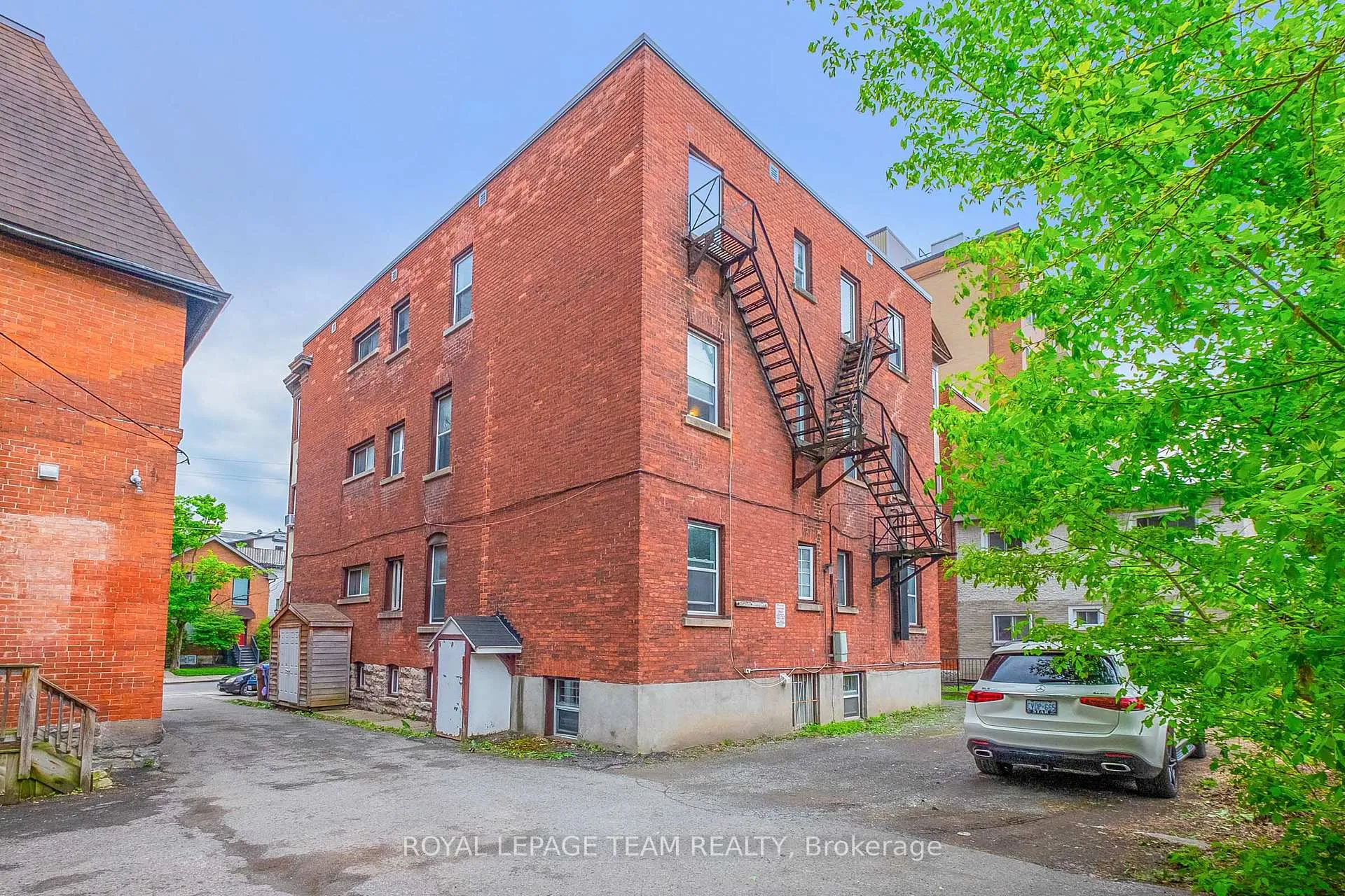 Photo 4 of 305 Waverley Street, Ottawa, Ottawa Centre — HOMEH