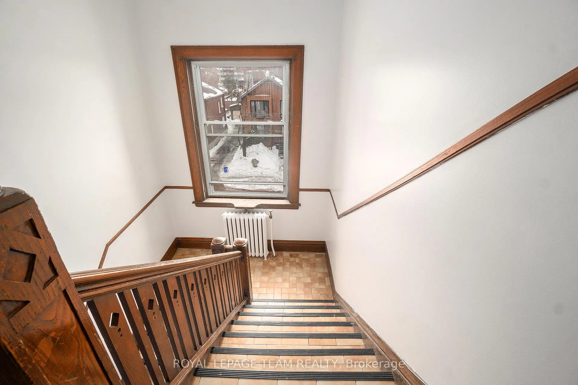 Photo 9 of 305 Waverley Street, Ottawa, Ottawa Centre — HOMEH