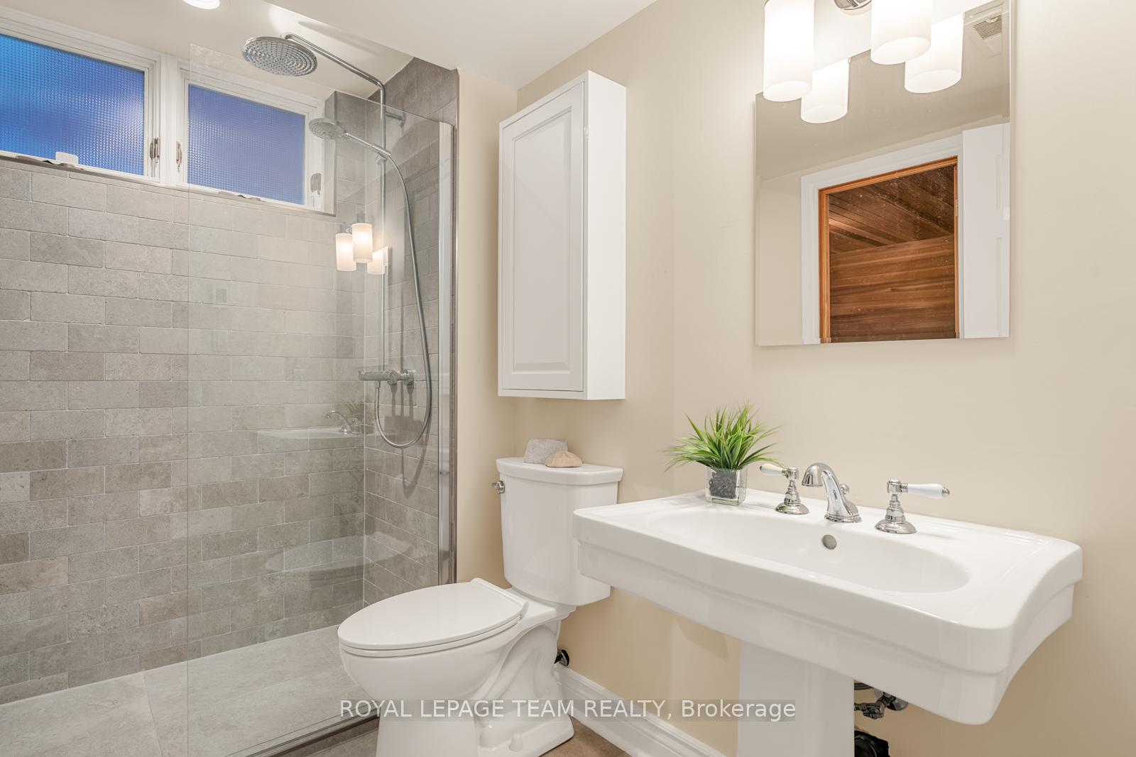 Photo 30 of 160 Dufferin Road, Ottawa, Lindenlea — HOMEH