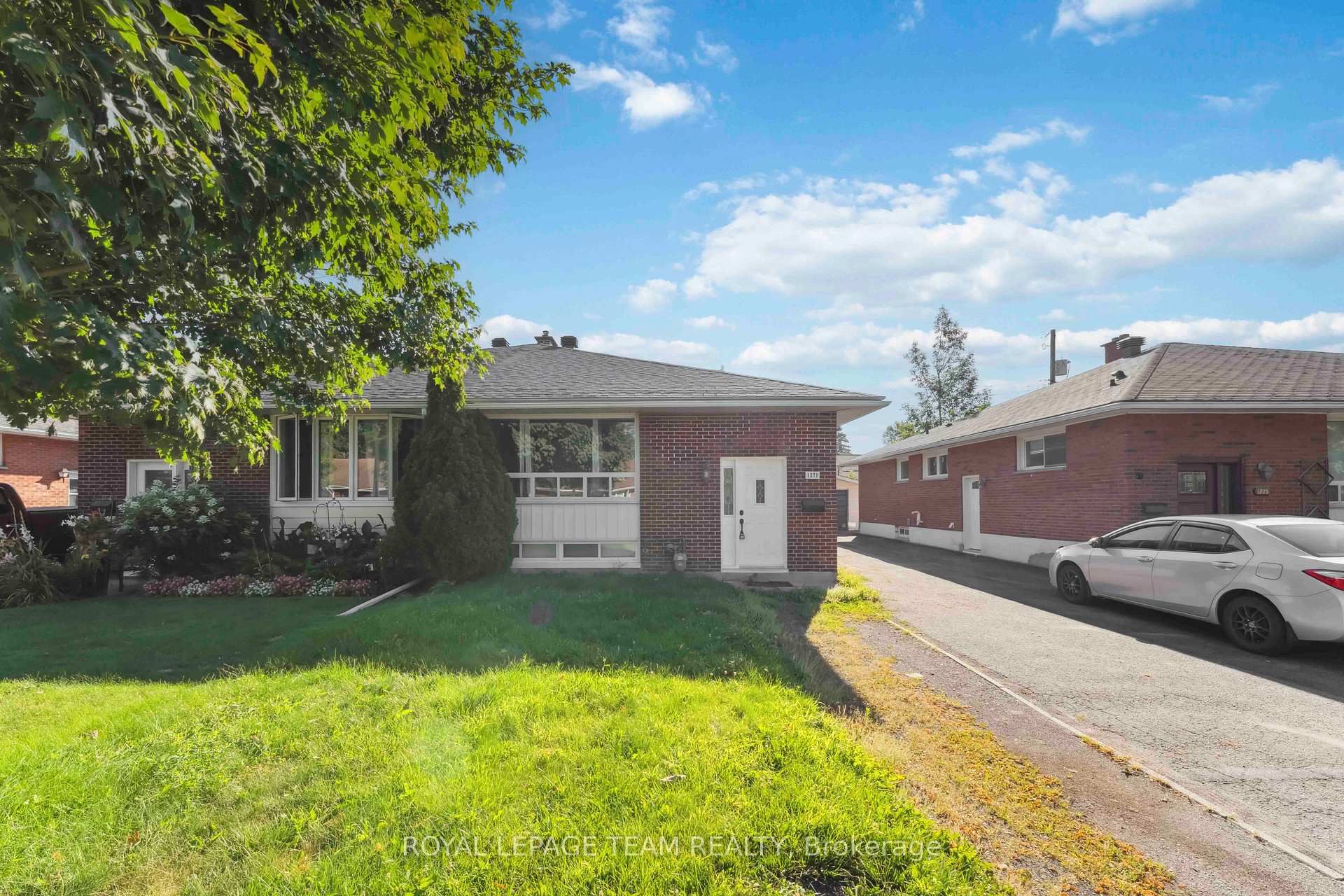 Photo 2 of Unit 1, 1271 Highgate Road S, Ottawa, Parkway Park — HOMEH