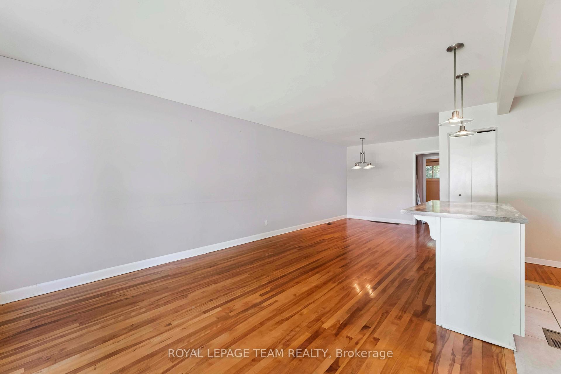 Photo 8 of Unit 1, 1271 Highgate Road S, Ottawa, Parkway Park — HOMEH