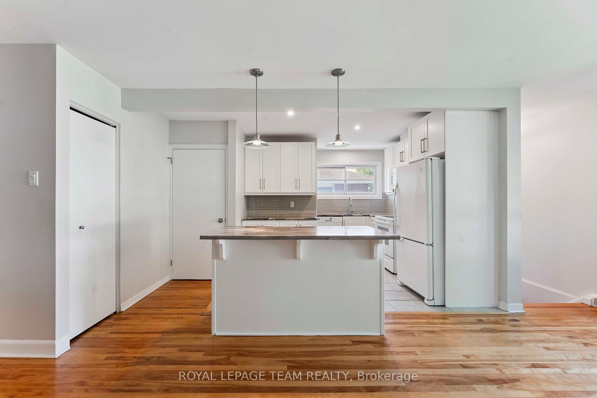 Photo 12 of Unit 1, 1271 Highgate Road S, Ottawa, Parkway Park — HOMEH