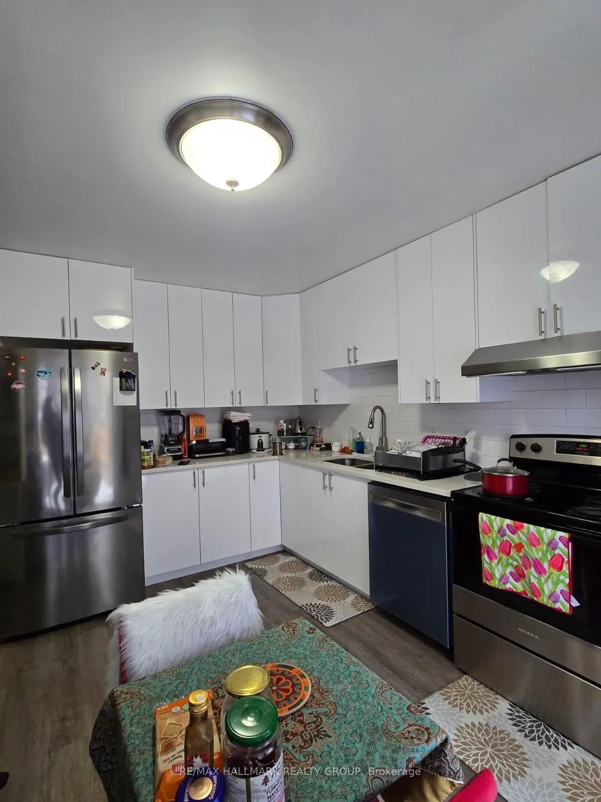 Photo 2 of 1863 Leclair Crescent, Ottawa, Queenswood Heights South — HOMEH
