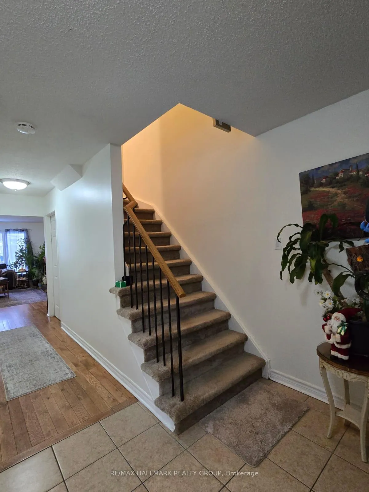 Photo 6 of 1863 Leclair Crescent, Ottawa, Queenswood Heights South — HOMEH