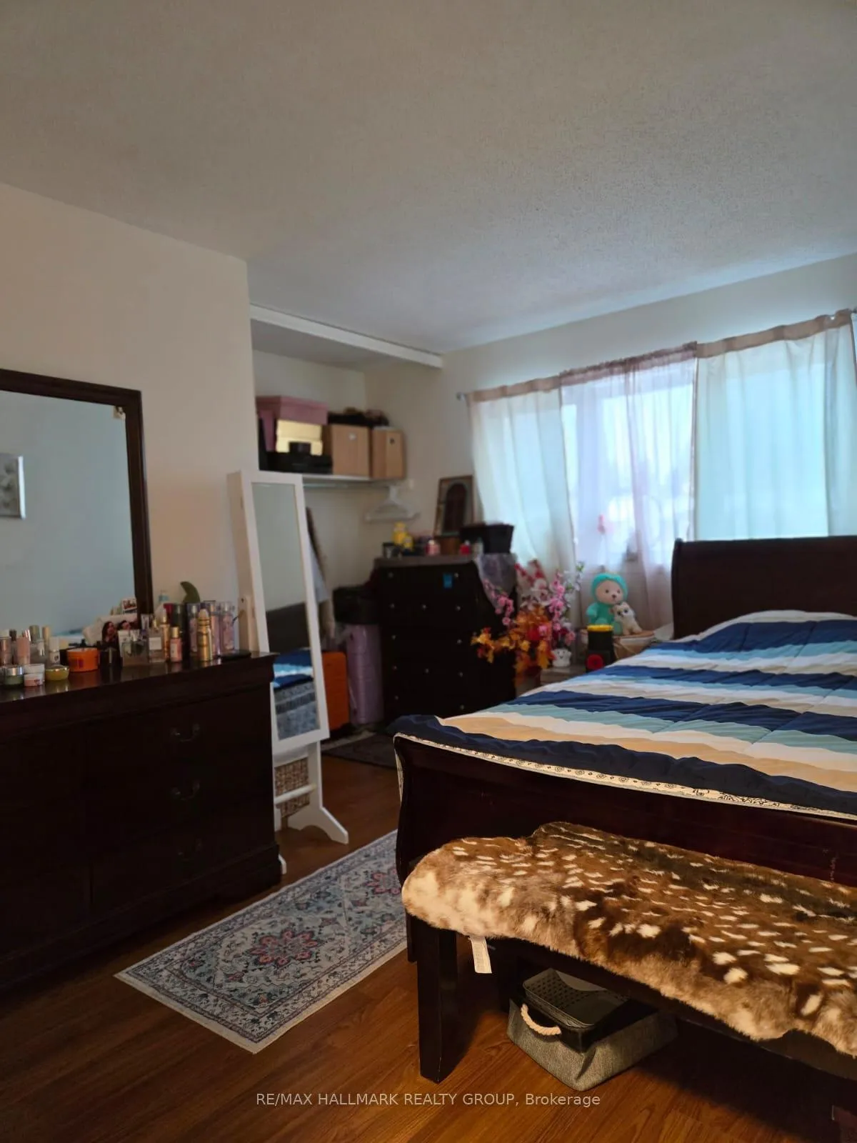 Photo 9 of 1863 Leclair Crescent, Ottawa, Queenswood Heights South — HOMEH