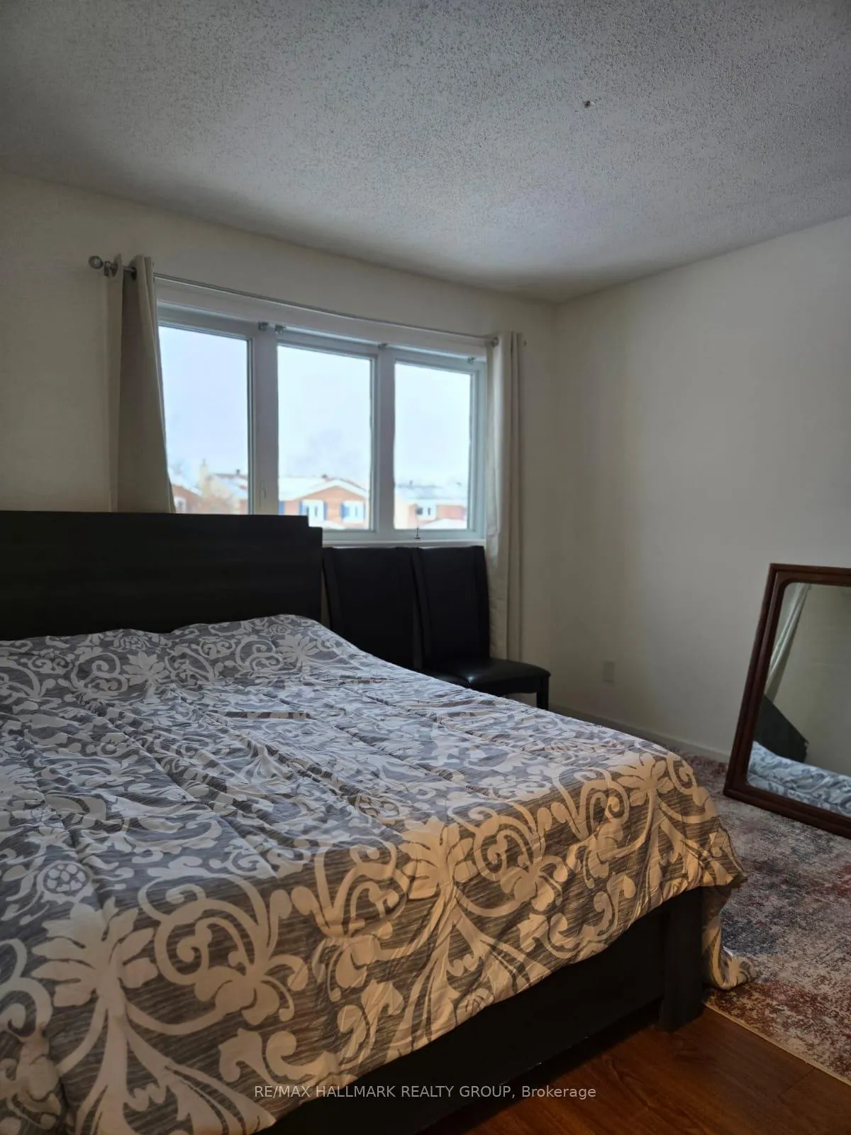 Photo 10 of 1863 Leclair Crescent, Ottawa, Queenswood Heights South — HOMEH