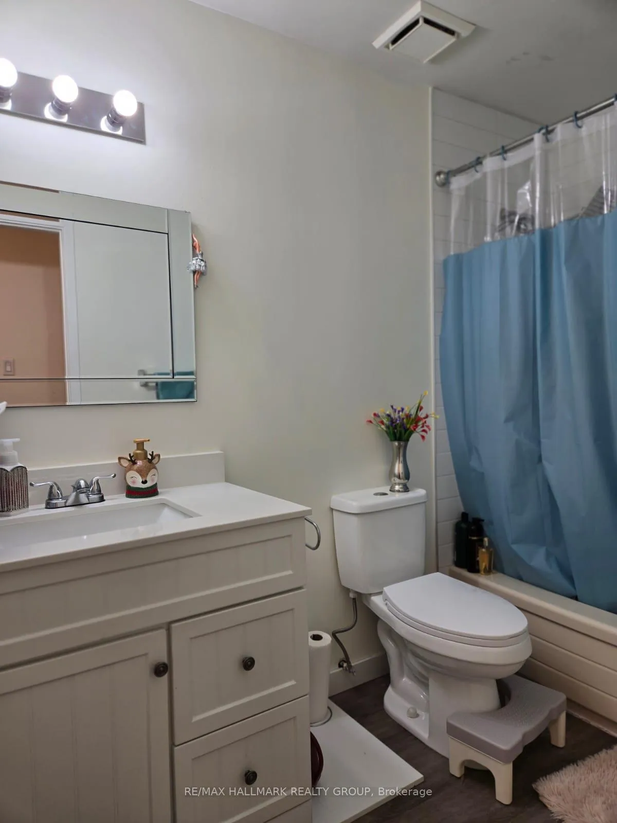 Photo 11 of 1863 Leclair Crescent, Ottawa, Queenswood Heights South — HOMEH