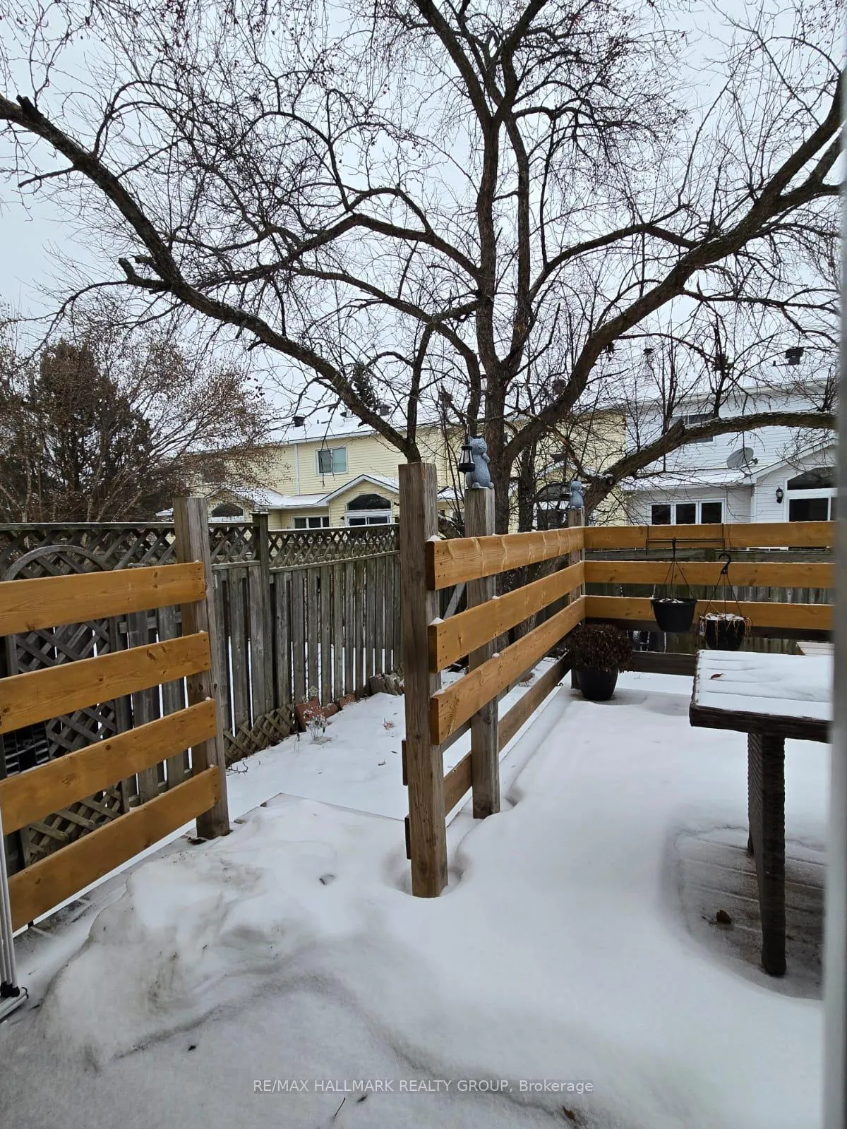 Photo 12 of 1863 Leclair Crescent, Ottawa, Queenswood Heights South — HOMEH