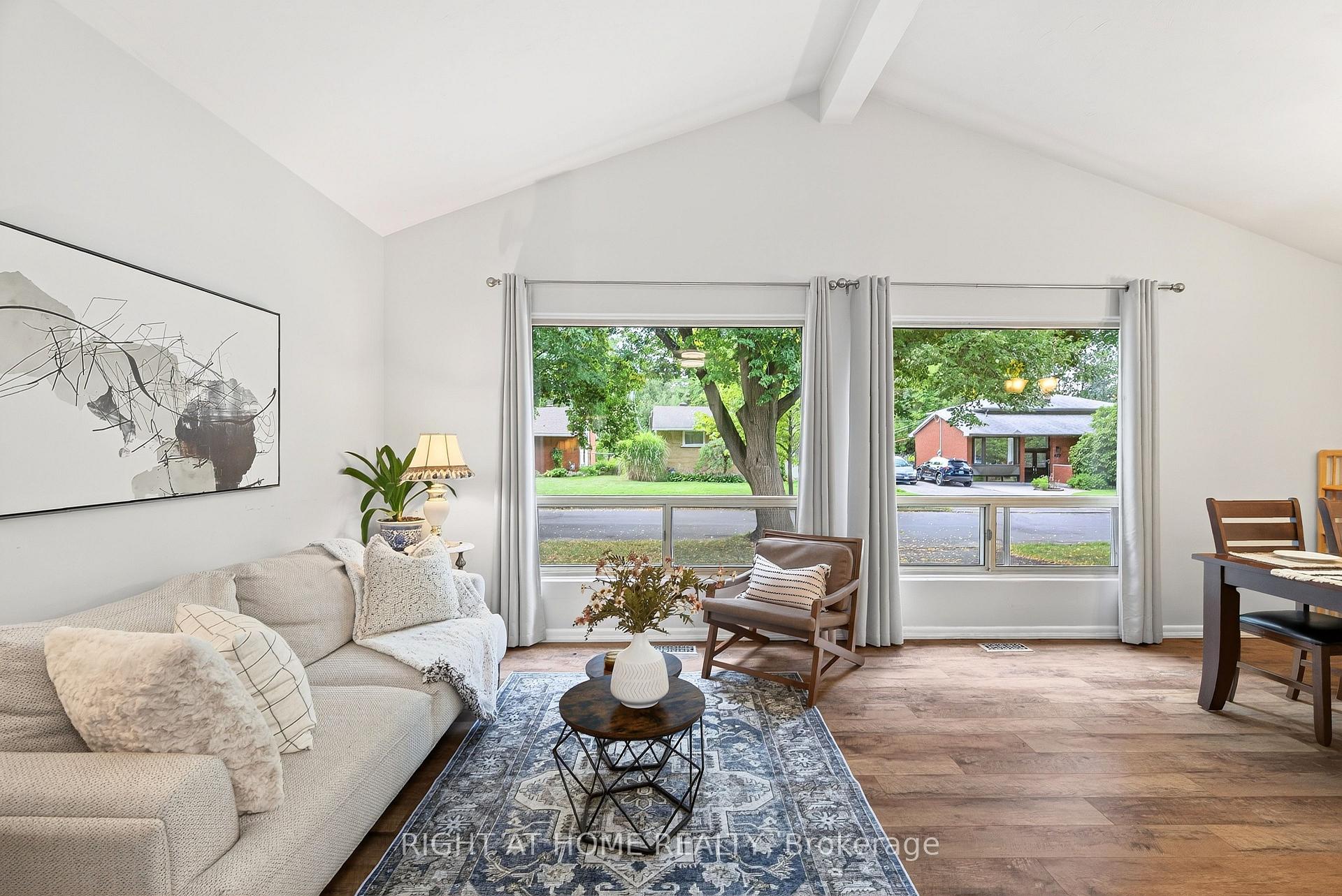 Photo 4 of 1153 Adirondack Drive, Ottawa, Kenson Park — HOMEH