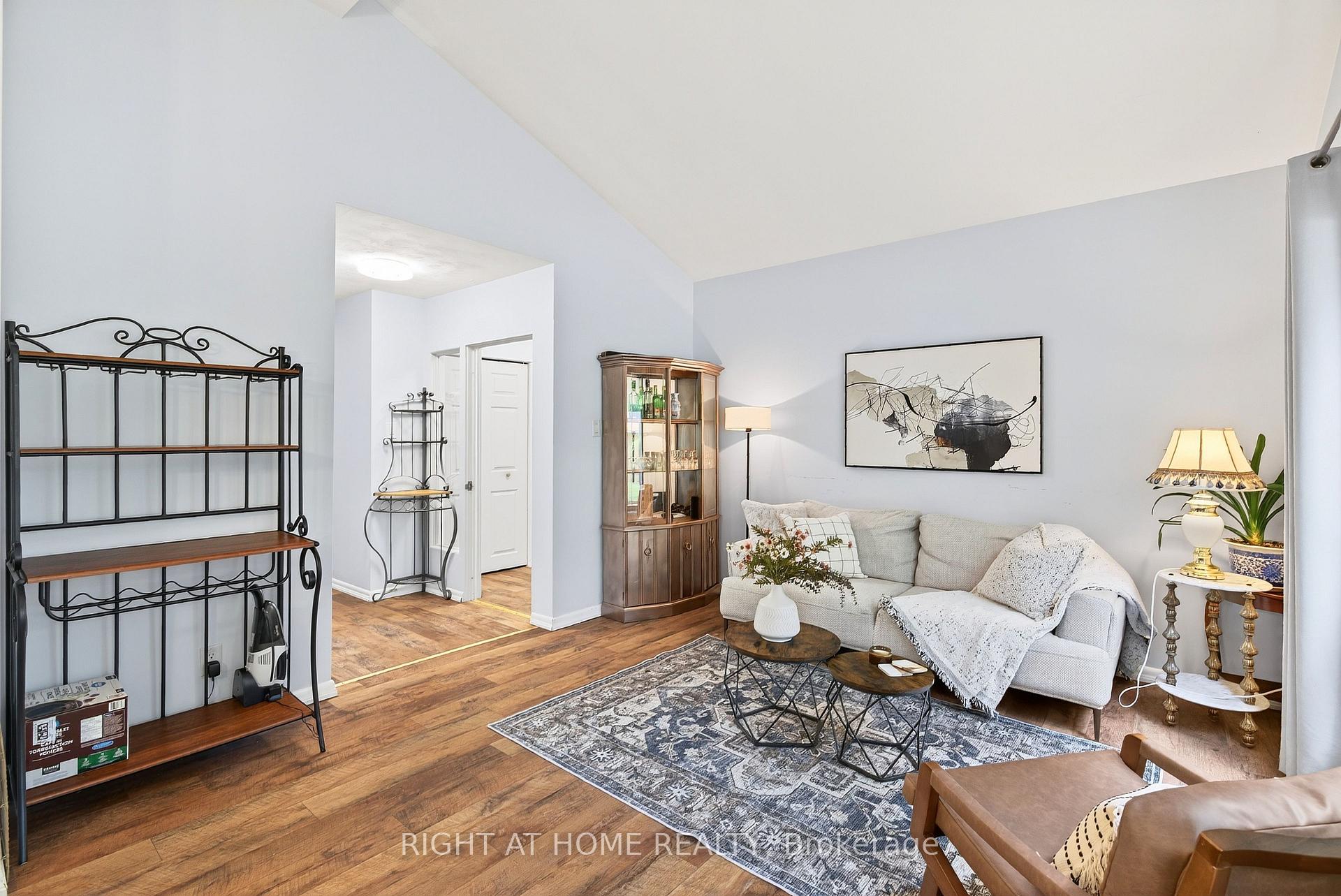 Photo 7 of 1153 Adirondack Drive, Ottawa, Kenson Park — HOMEH