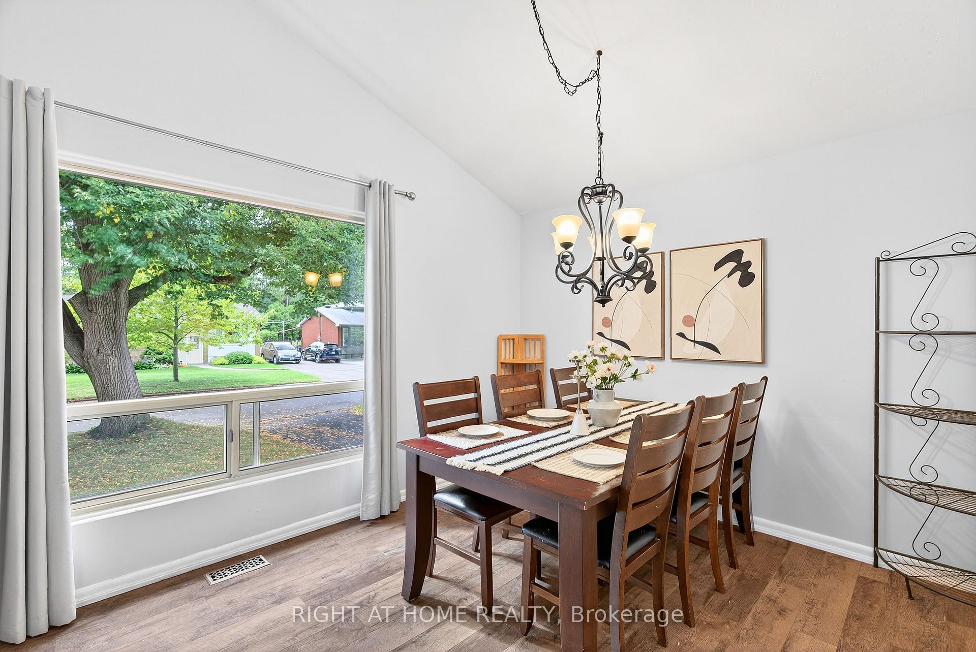 Photo 11 of 1153 Adirondack Drive, Ottawa, Kenson Park — HOMEH