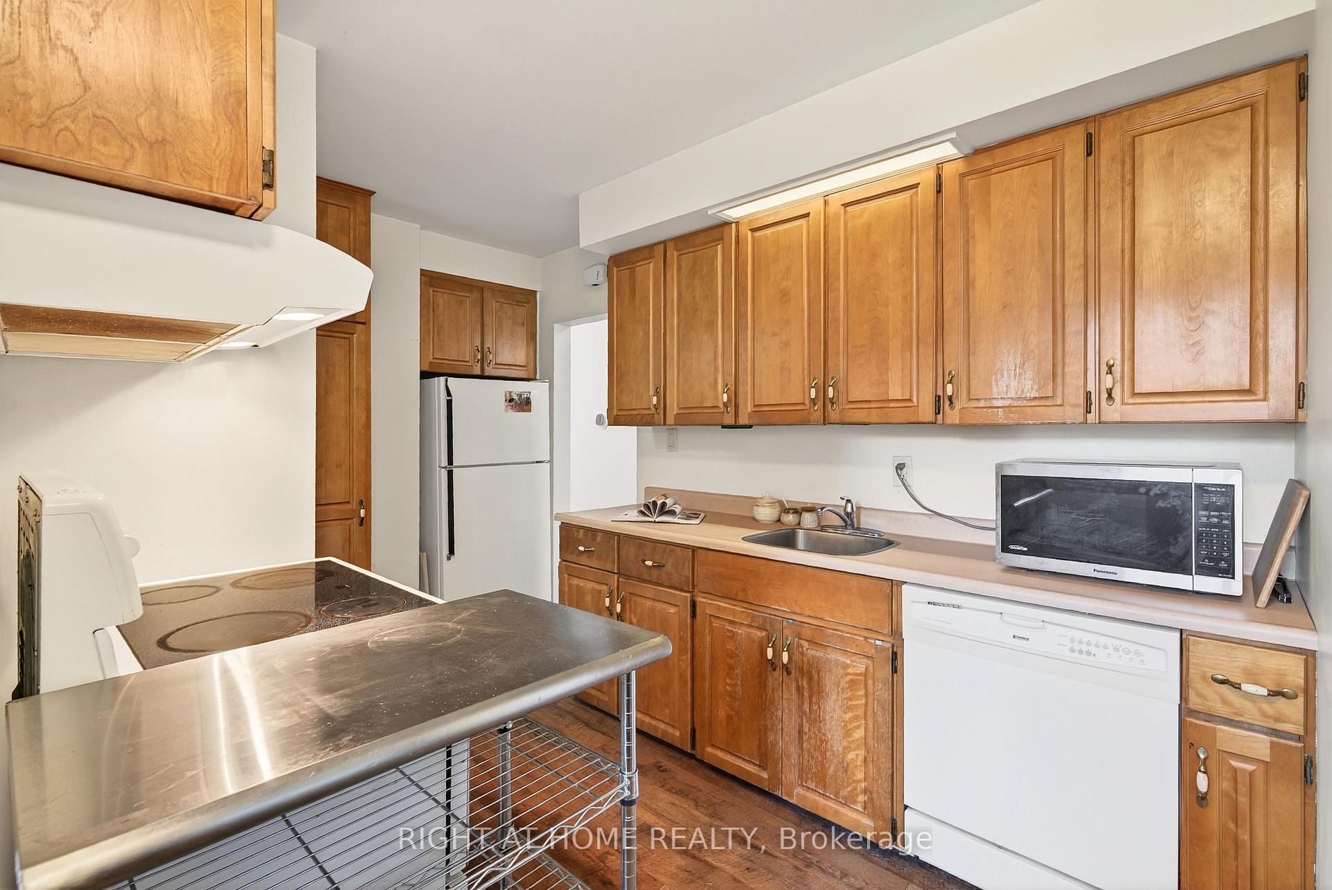 Photo 17 of 1153 Adirondack Drive, Ottawa, Kenson Park — HOMEH