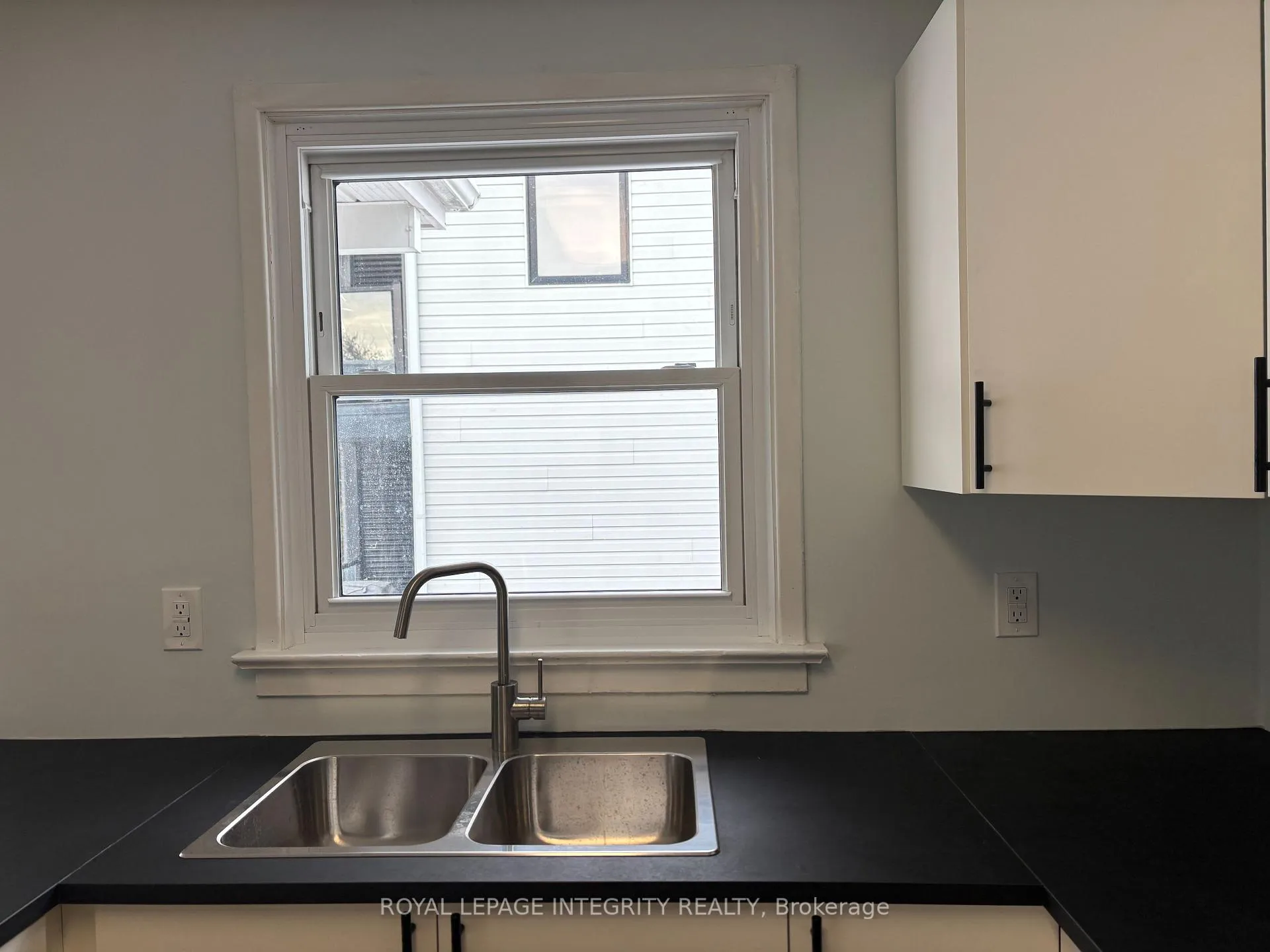 Photo 6 of Unit 3, 2411 Page Road, Ottawa, Chapel Hill South - Orleans Village — HOMEH