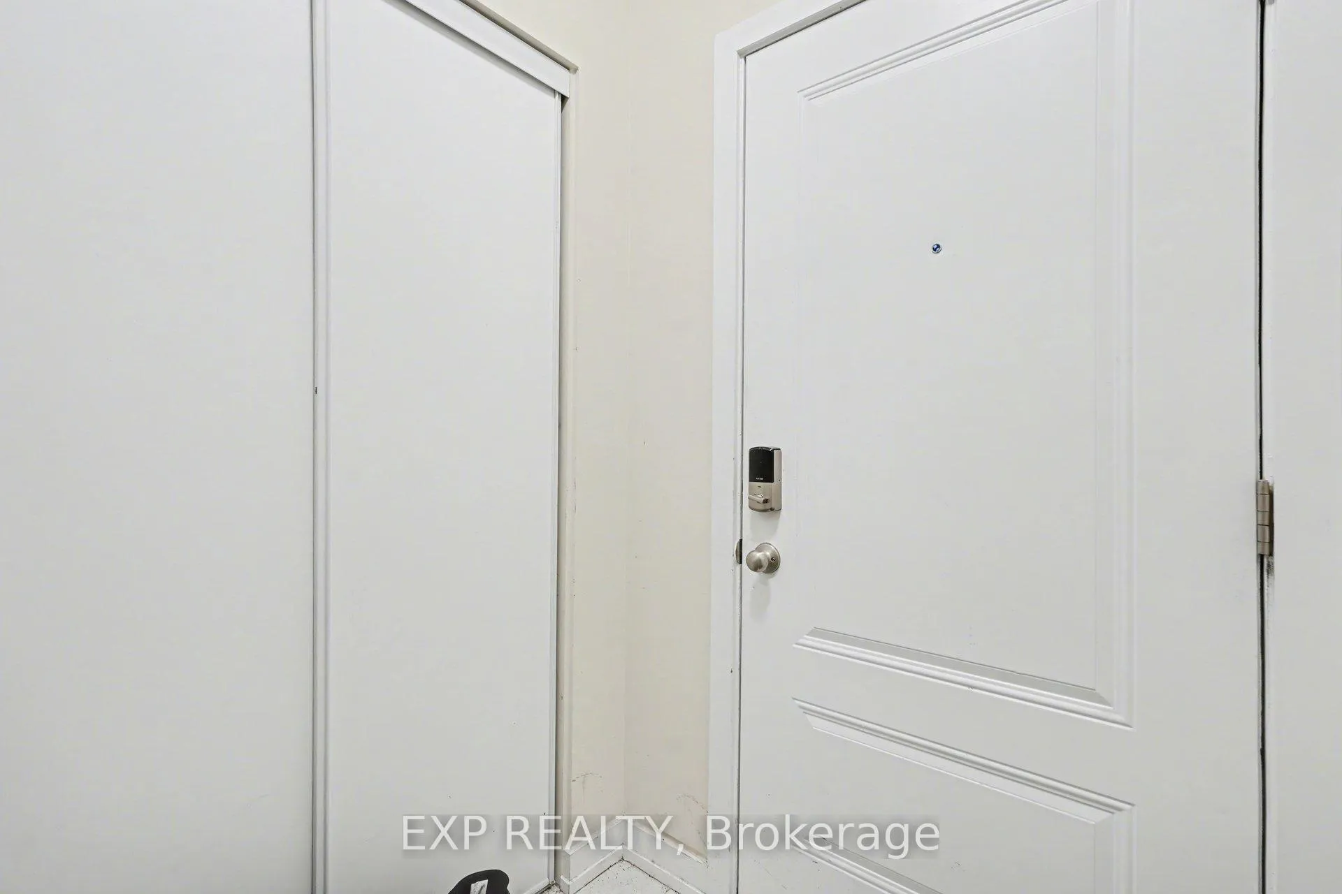 Photo 3 of 249 David Lewis Private, Ottawa, Avalon West — HOMEH