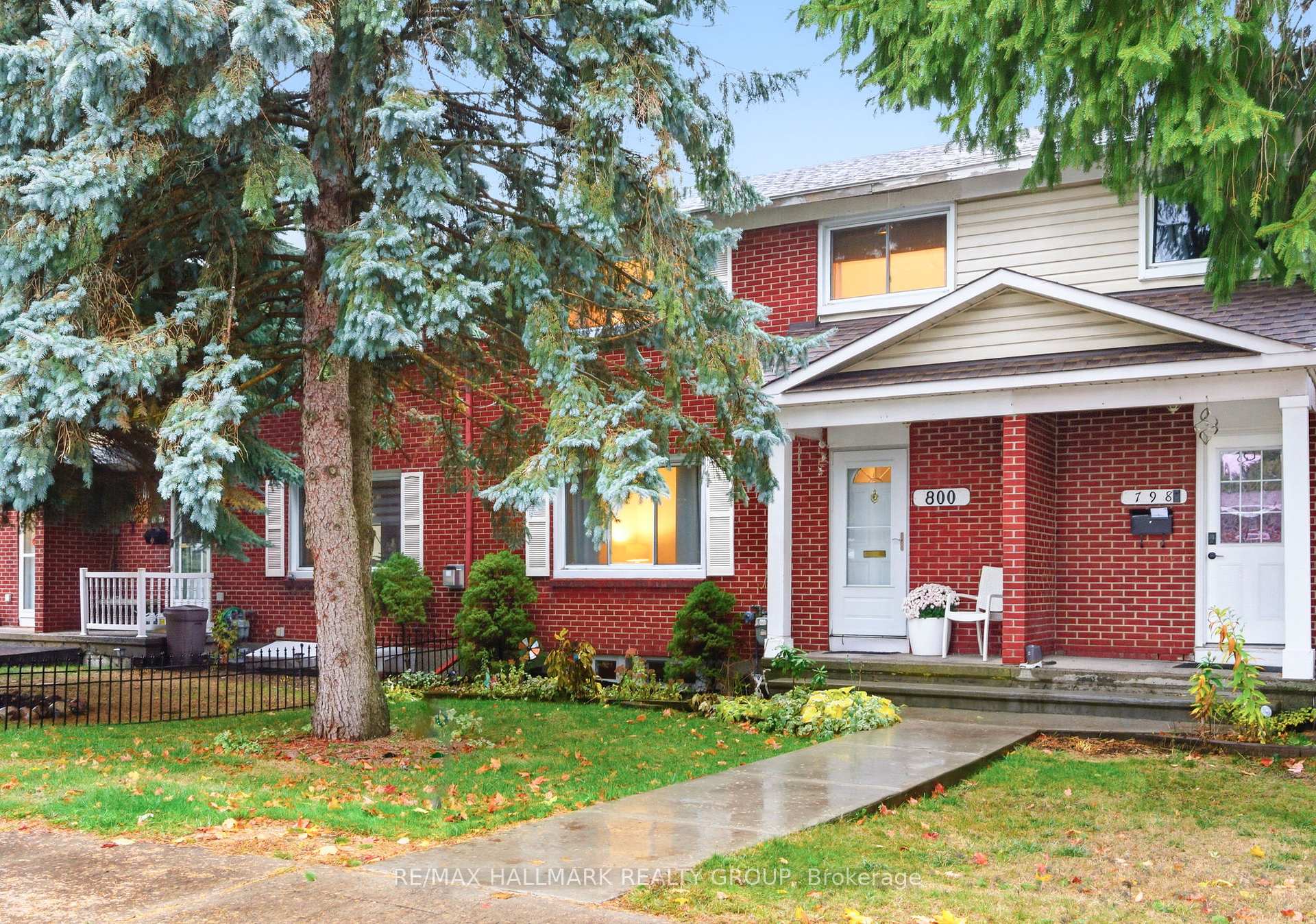 Photo 1 of 800 Cummings Avenue, Ottawa, Castle Heights/Rideau High — HOMEH