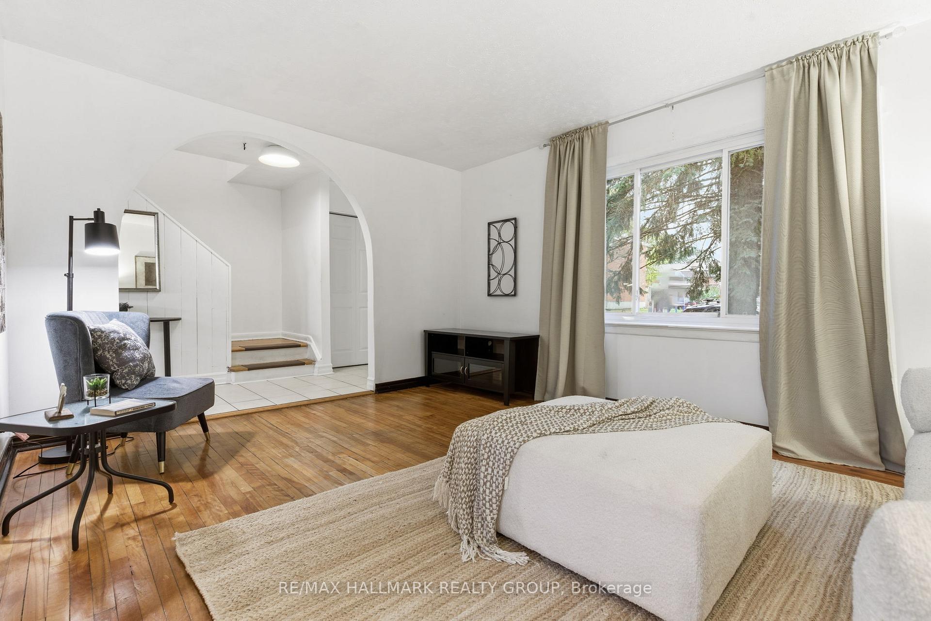 Photo 7 of 800 Cummings Avenue, Ottawa, Castle Heights/Rideau High — HOMEH