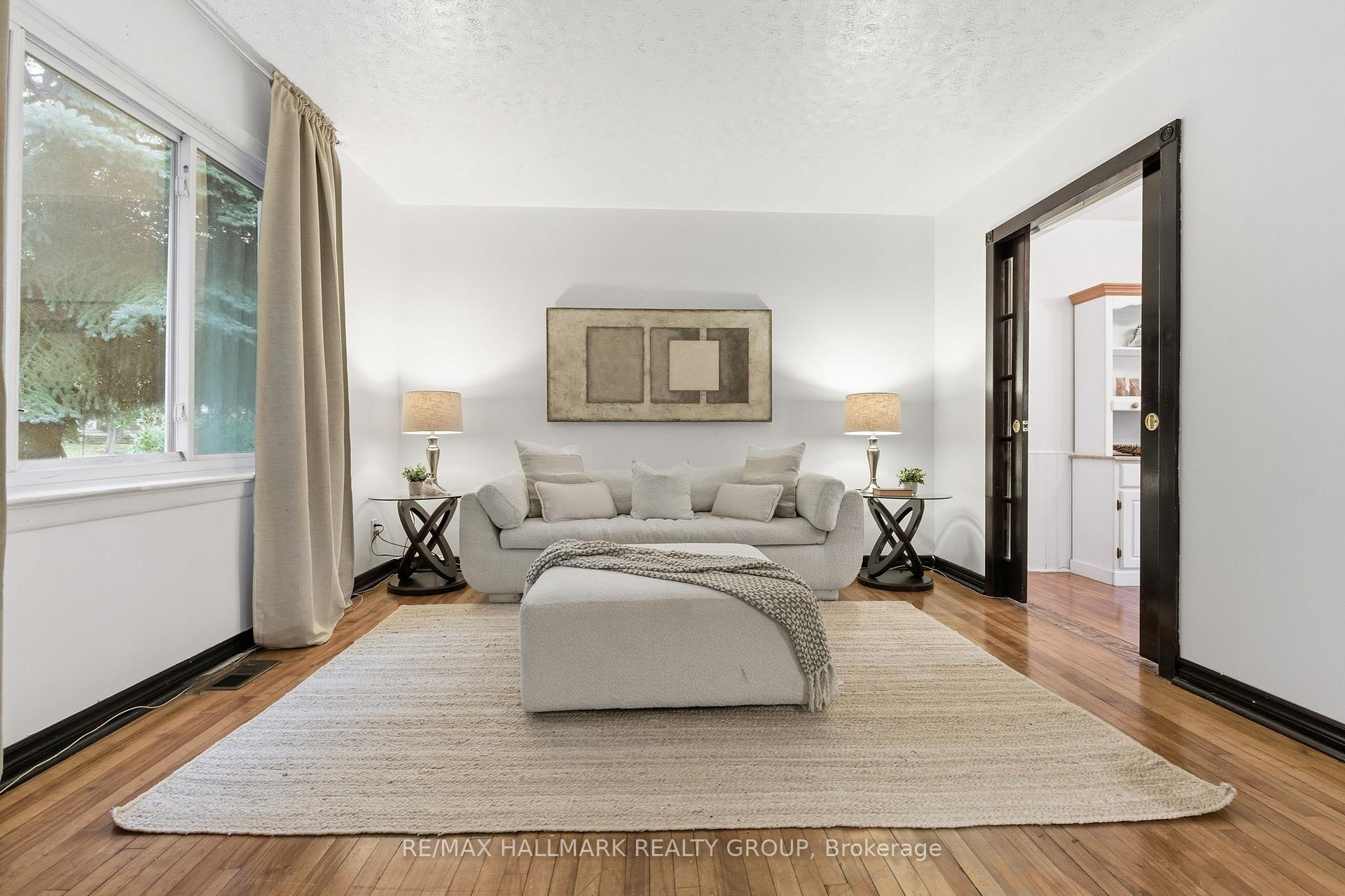 Photo 8 of 800 Cummings Avenue, Ottawa, Castle Heights/Rideau High — HOMEH