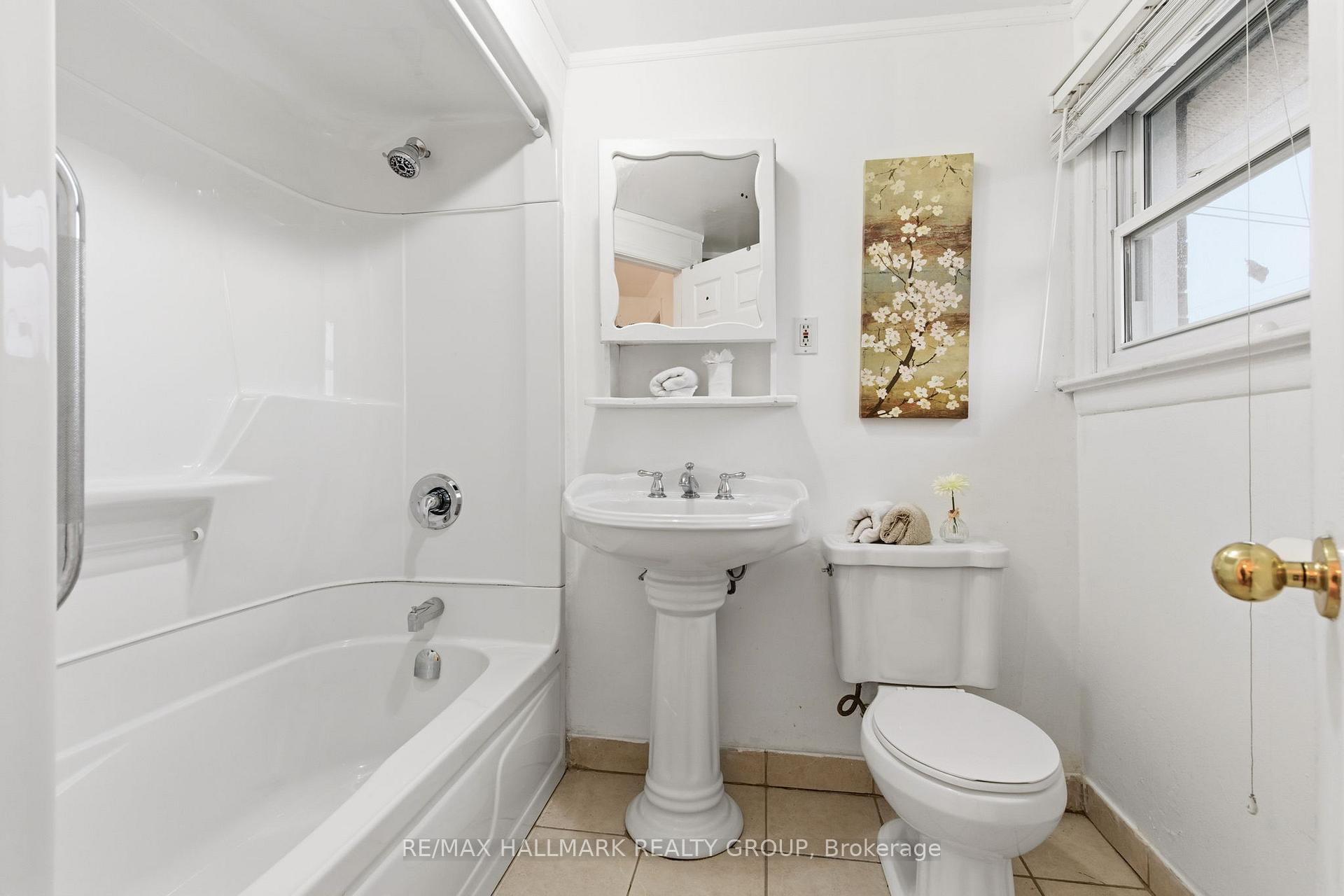 Photo 17 of 800 Cummings Avenue, Ottawa, Castle Heights/Rideau High — HOMEH