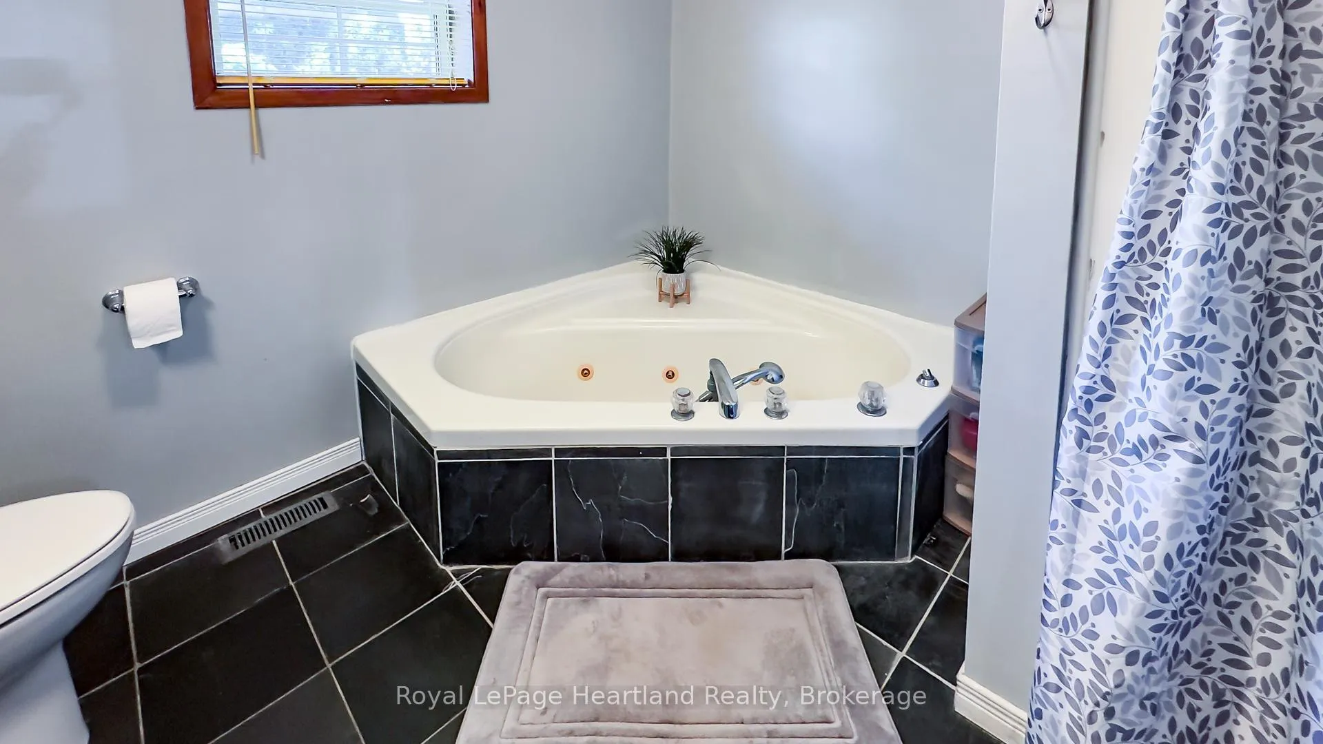Photo 21 of 300 Blyth Road, North Huron, Blyth — HOMEH