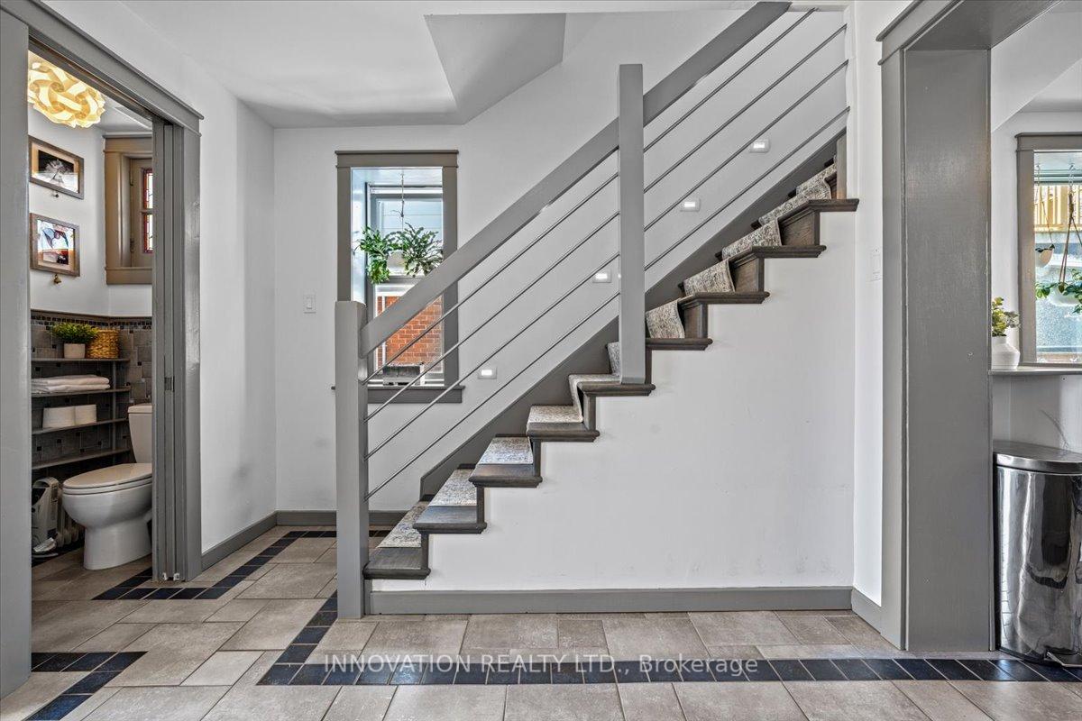 Photo 3 of 202 Ivy Crescent, Ottawa, Lindenlea — HOMEH