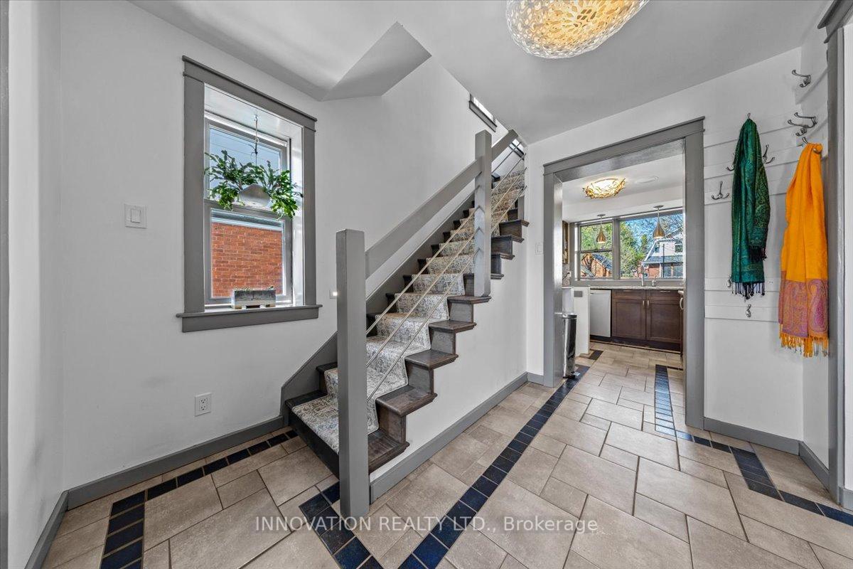 Photo 5 of 202 Ivy Crescent, Ottawa, Lindenlea — HOMEH