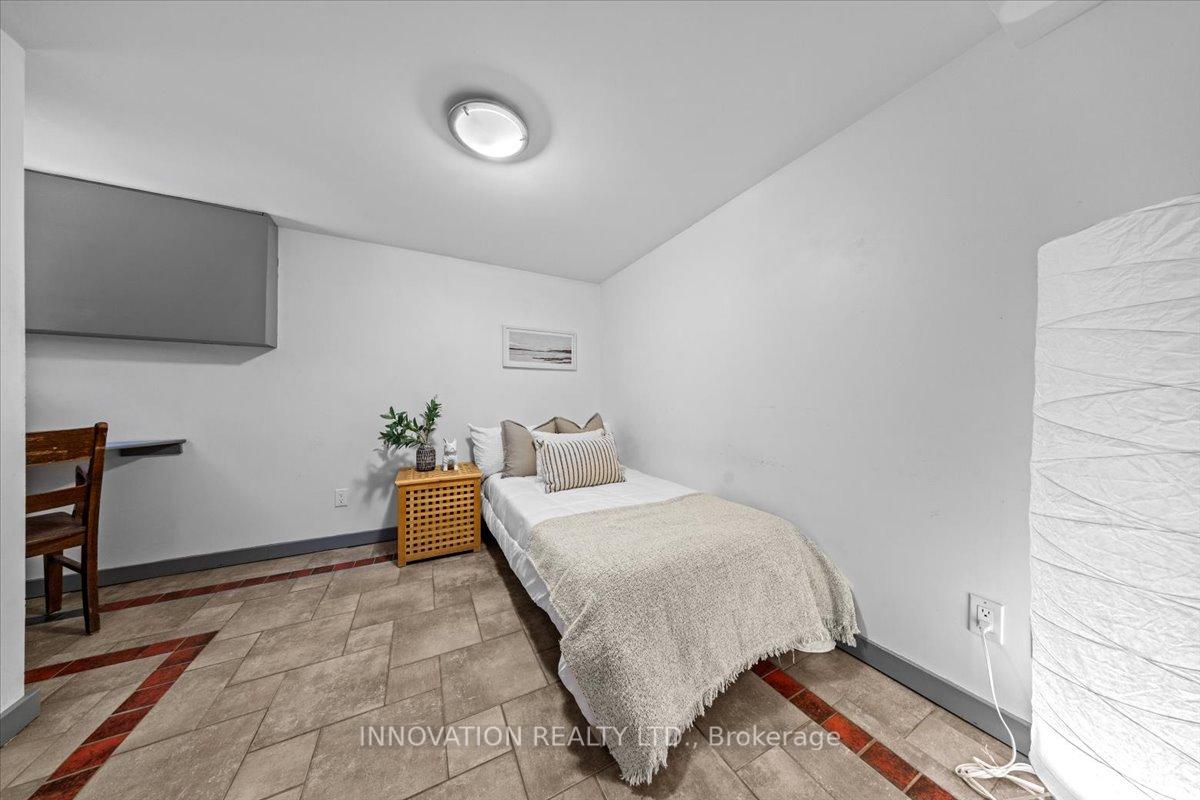 Photo 33 of 202 Ivy Crescent, Ottawa, Lindenlea — HOMEH