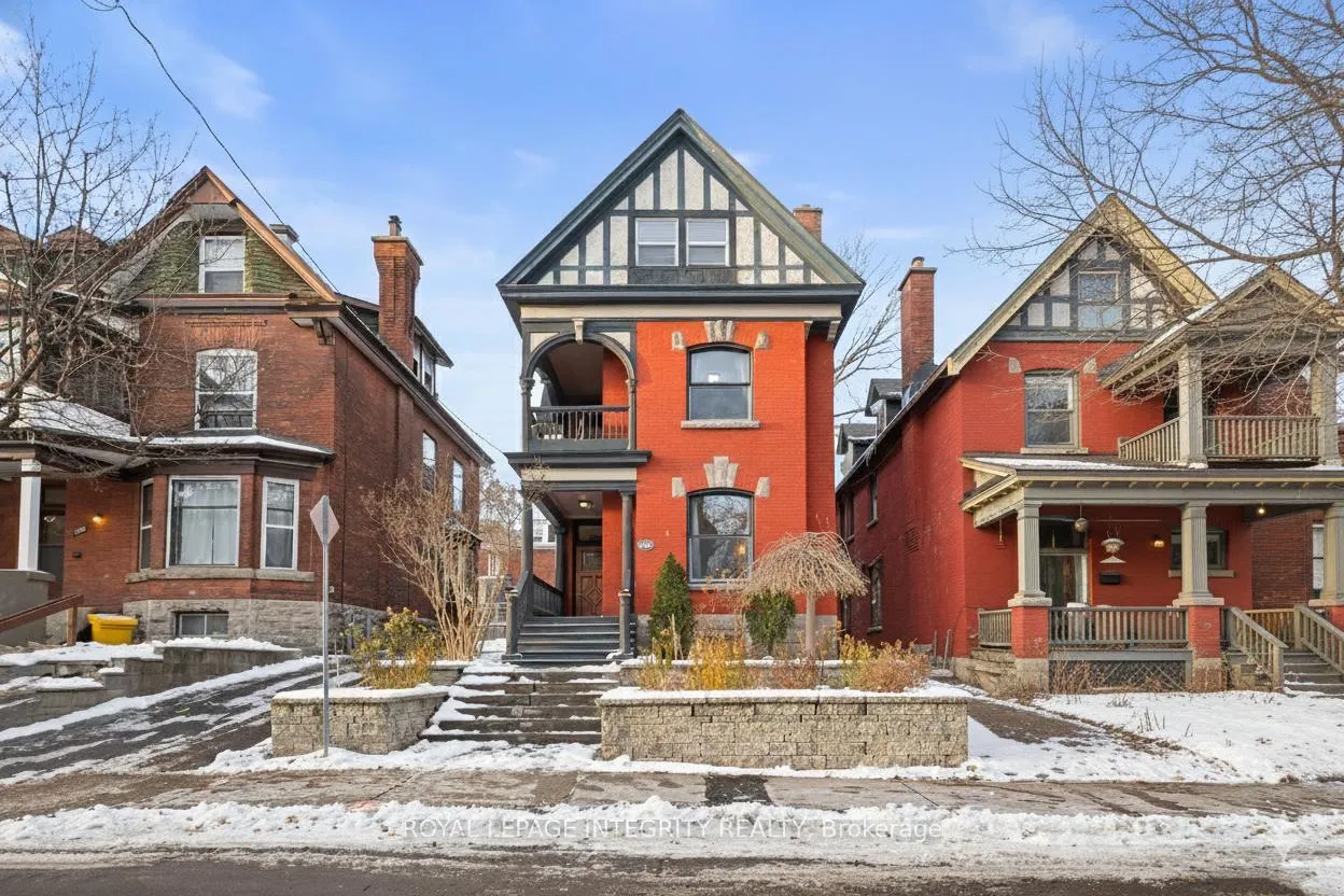 Front of 553 Gilmour Street