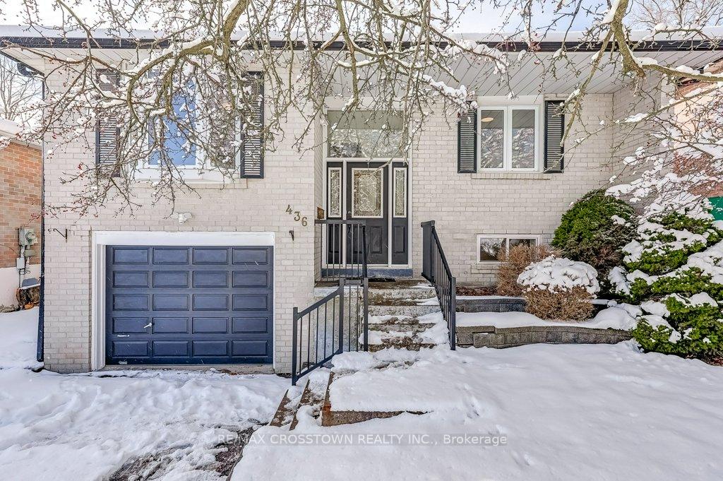 Photo 2 of 436 Dixon Boulevard, Newmarket, Central Newmarket — HOMEH