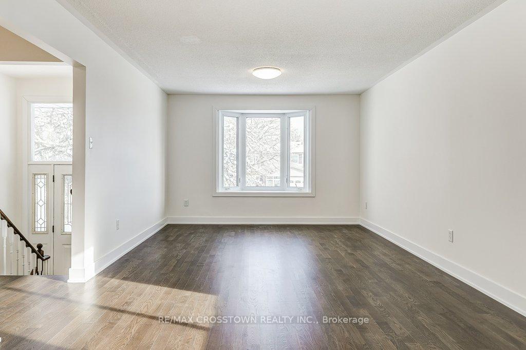 Photo 9 of 436 Dixon Boulevard, Newmarket, Central Newmarket — HOMEH