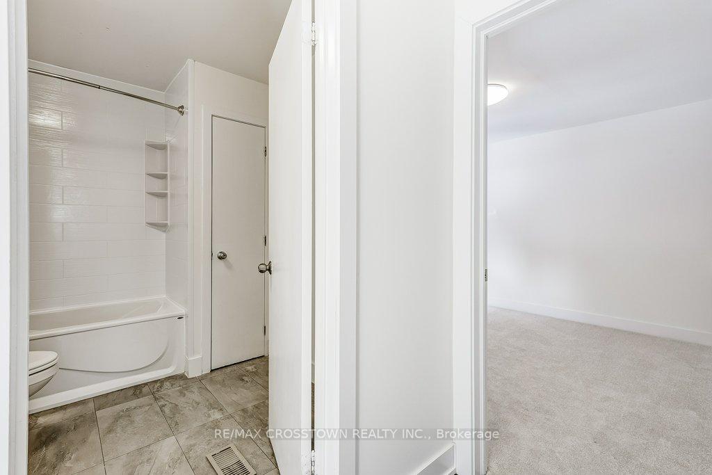 Photo 17 of 436 Dixon Boulevard, Newmarket, Central Newmarket — HOMEH