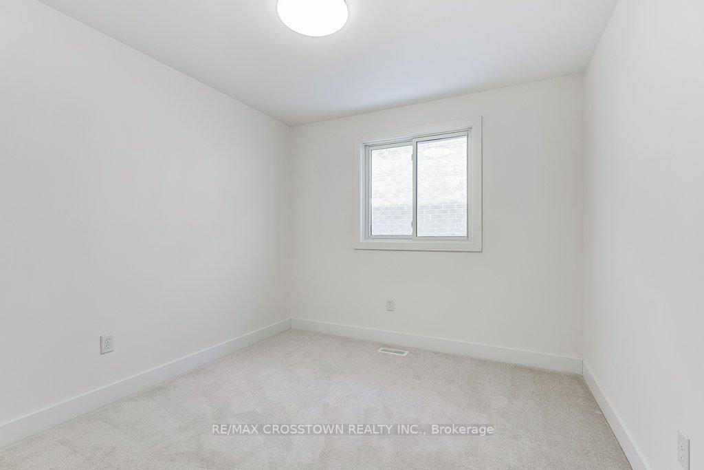 Photo 21 of 436 Dixon Boulevard, Newmarket, Central Newmarket — HOMEH