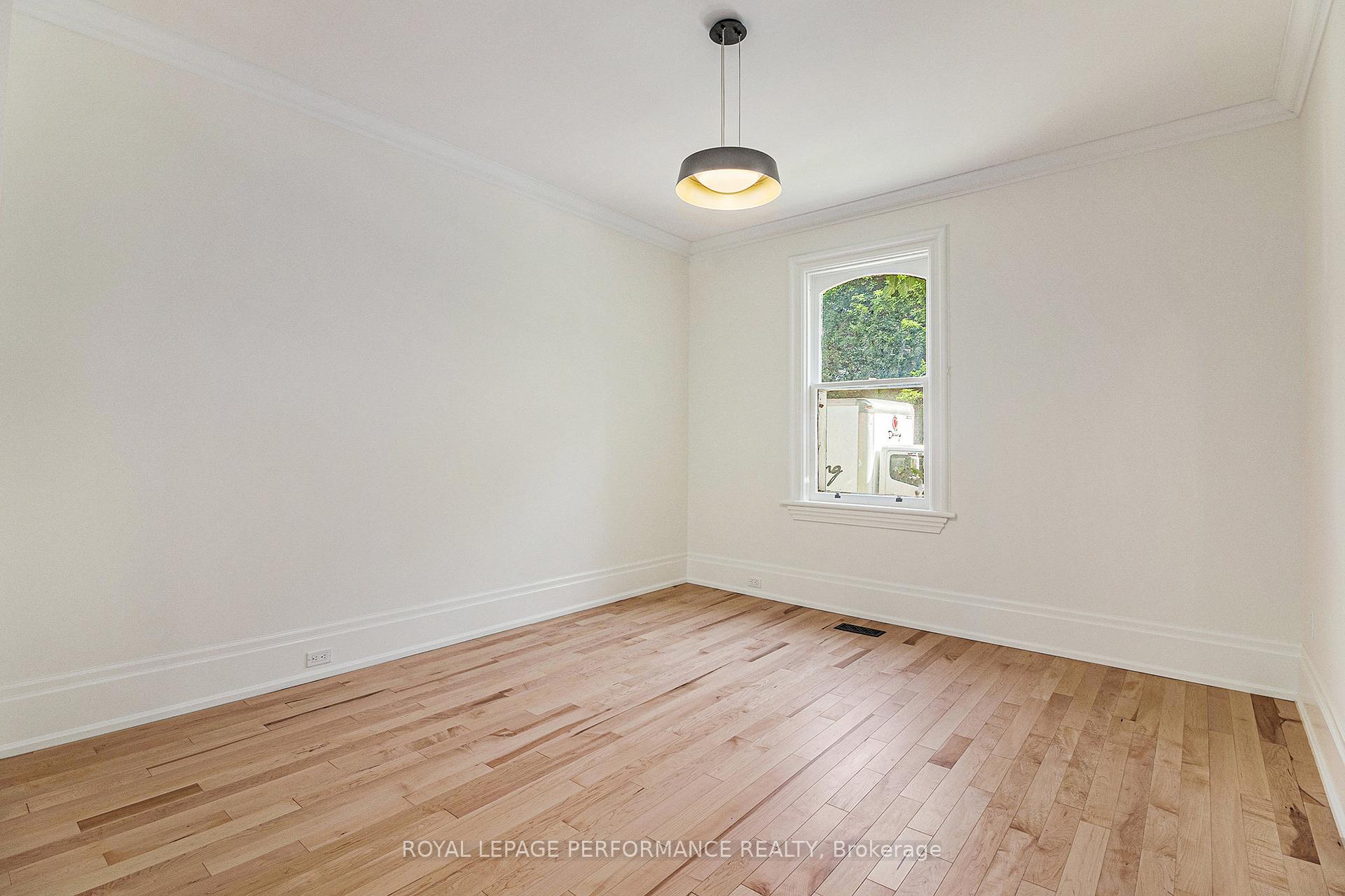 Photo 4 of 167 Mackay Street, Ottawa, New Edinburgh — HOMEH