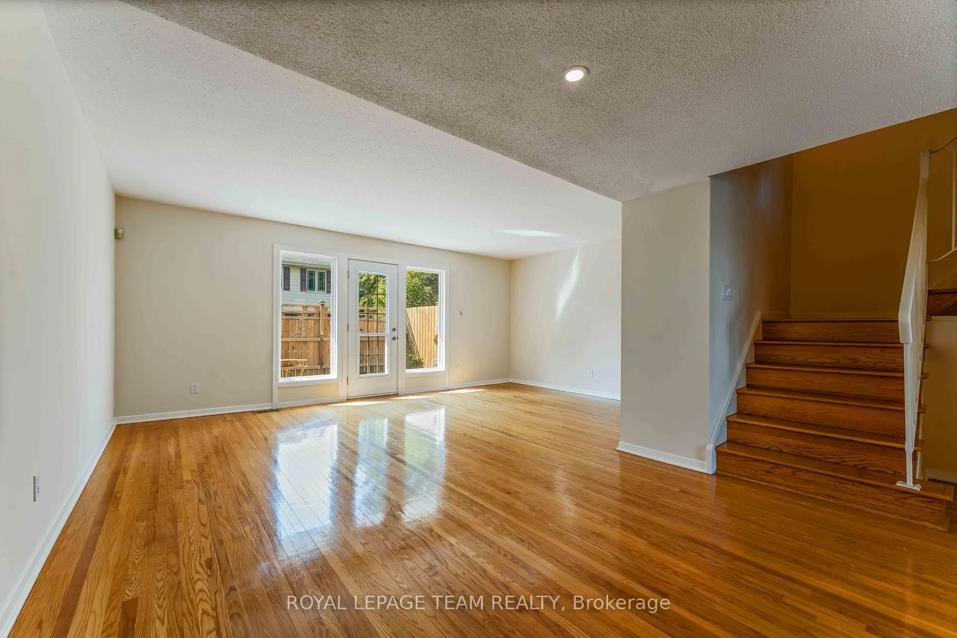Photo 7 of 2664 Draper Avenue, Ottawa, Redwood Park — HOMEH