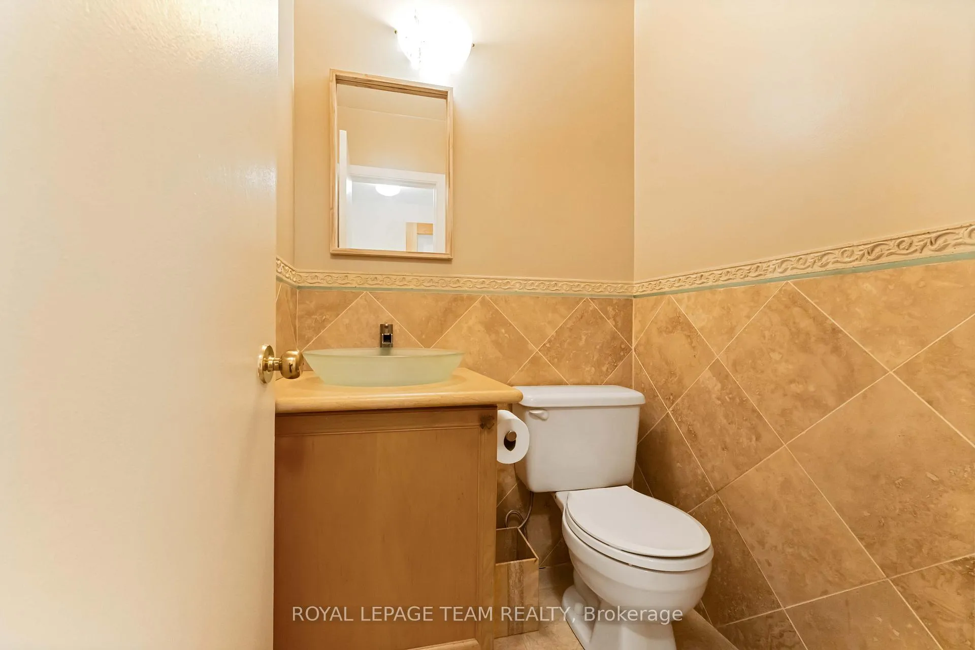 Photo 13 of 2664 Draper Avenue, Ottawa, Redwood Park — HOMEH