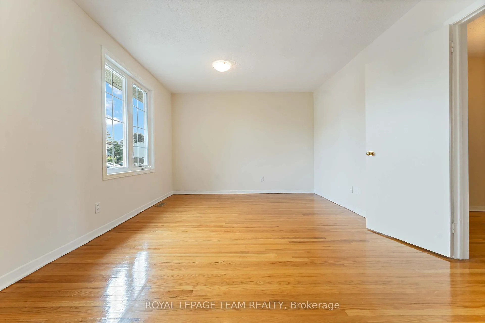Photo 18 of 2664 Draper Avenue, Ottawa, Redwood Park — HOMEH