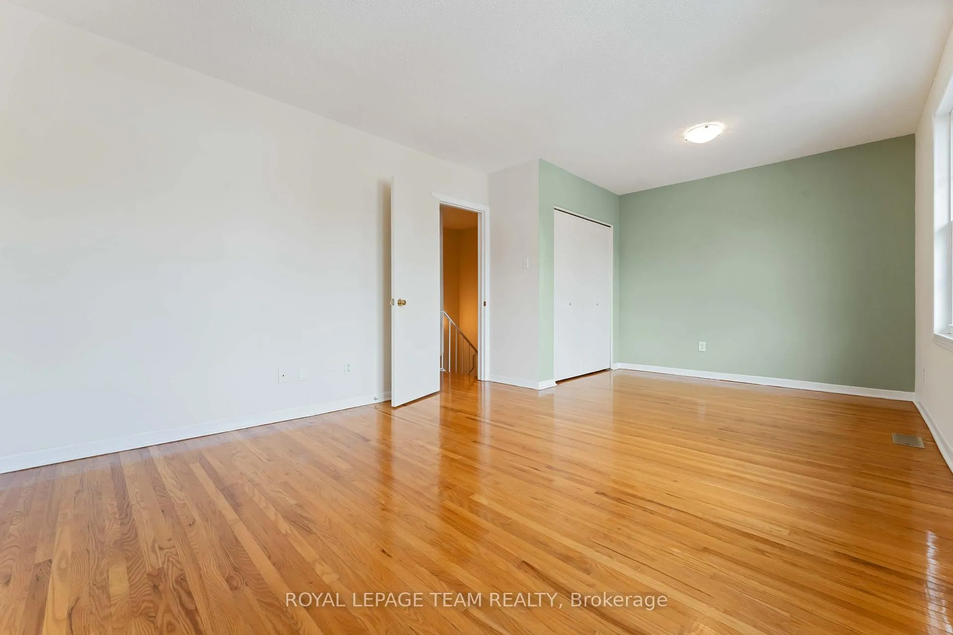 Photo 19 of 2664 Draper Avenue, Ottawa, Redwood Park — HOMEH
