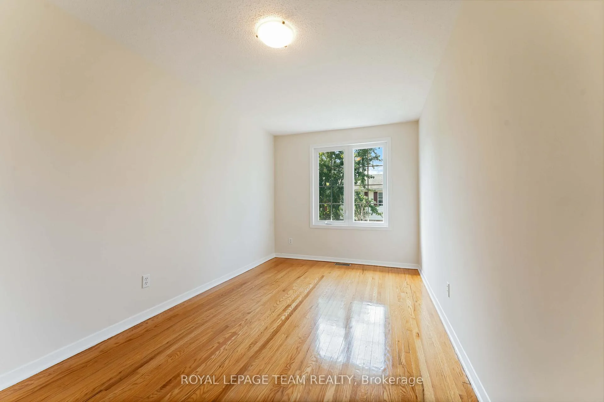 Photo 21 of 2664 Draper Avenue, Ottawa, Redwood Park — HOMEH