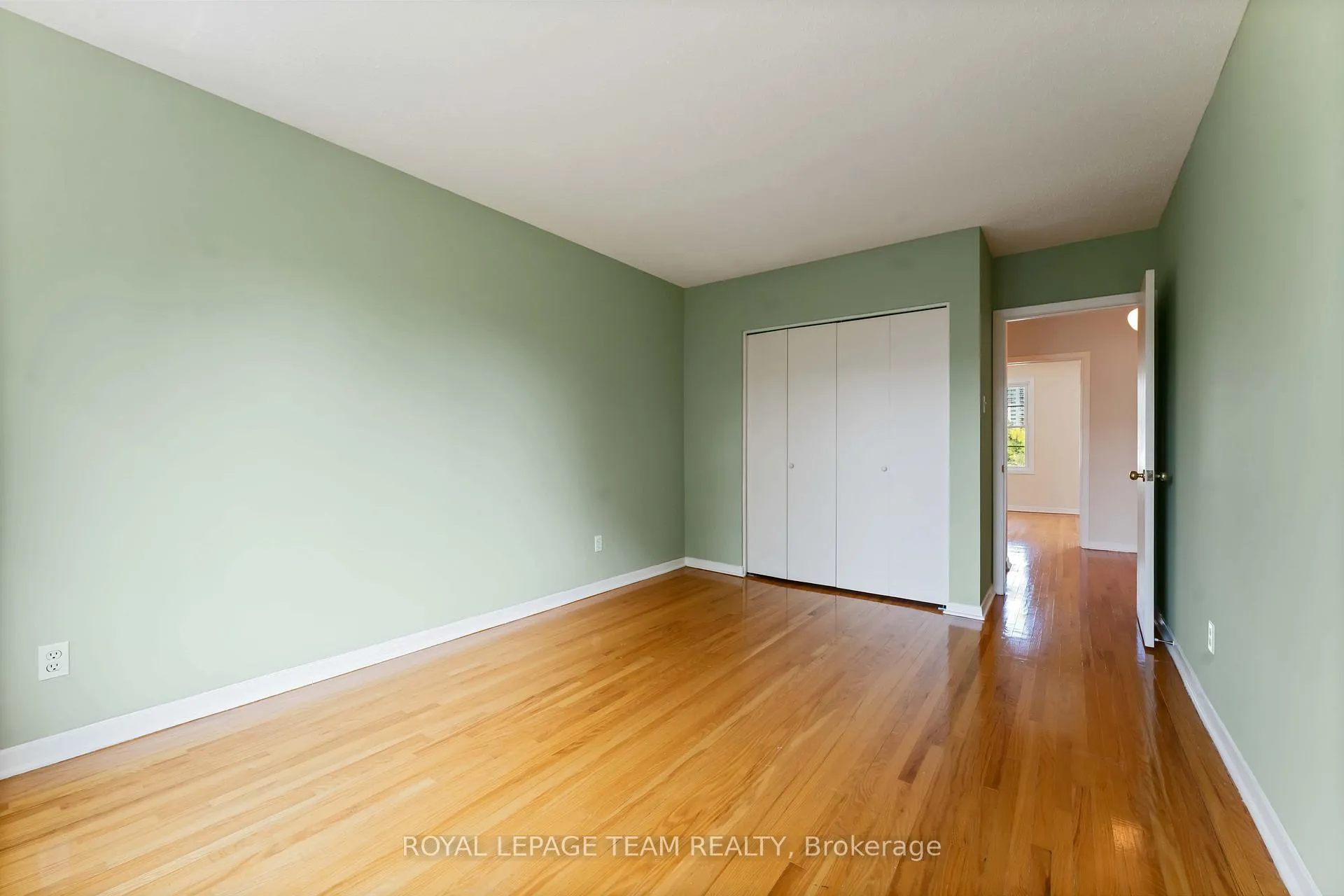 Photo 24 of 2664 Draper Avenue, Ottawa, Redwood Park — HOMEH