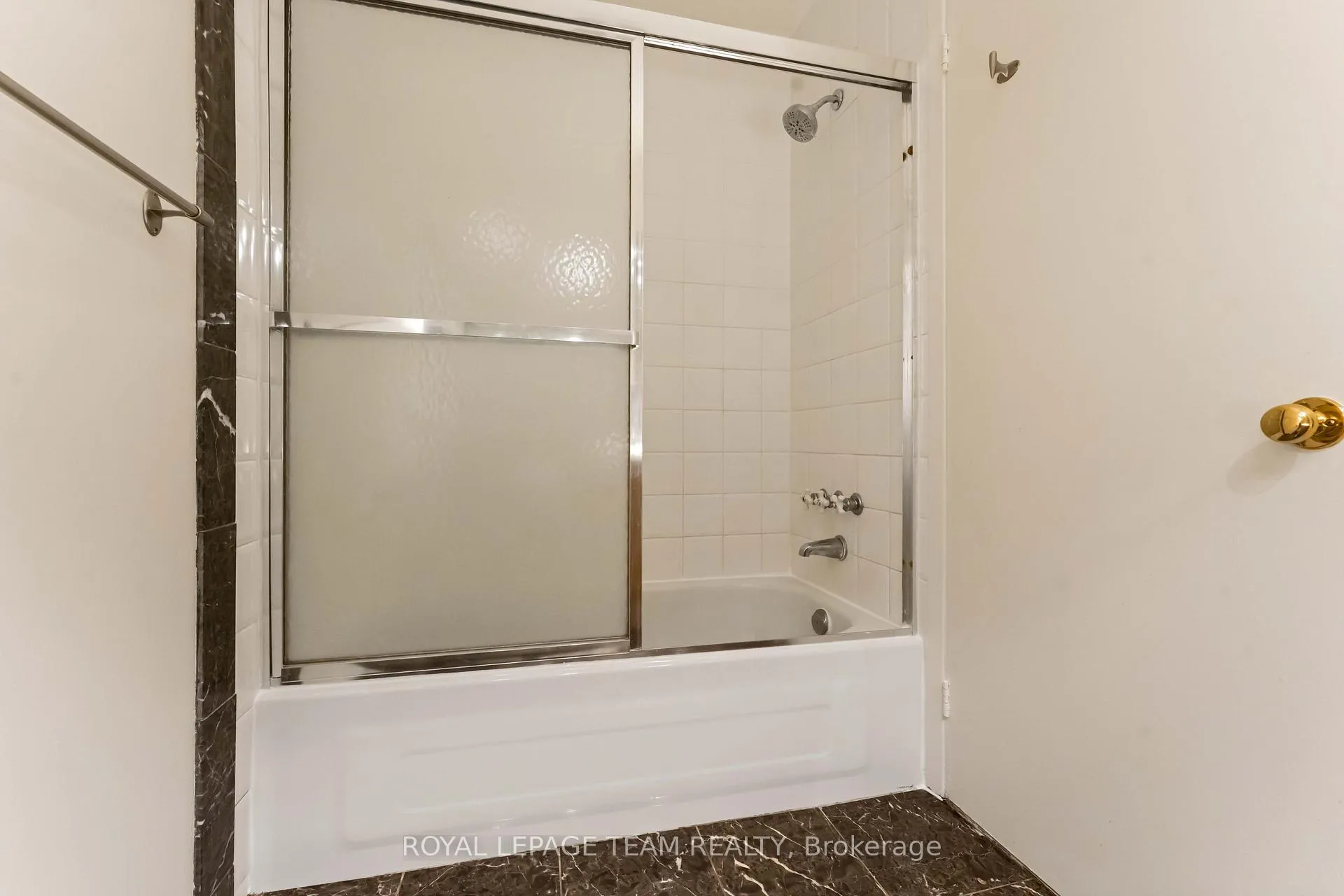 Photo 26 of 2664 Draper Avenue, Ottawa, Redwood Park — HOMEH