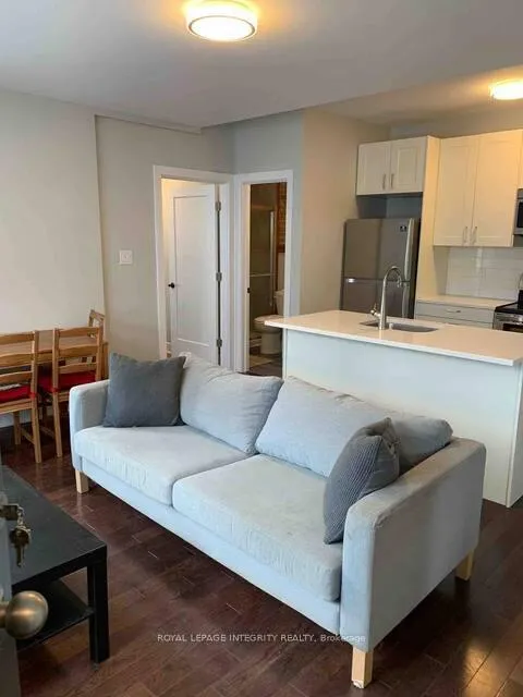 Photo 5 of 220 Argyle Avenue, Ottawa, Ottawa Centre — HOMEH