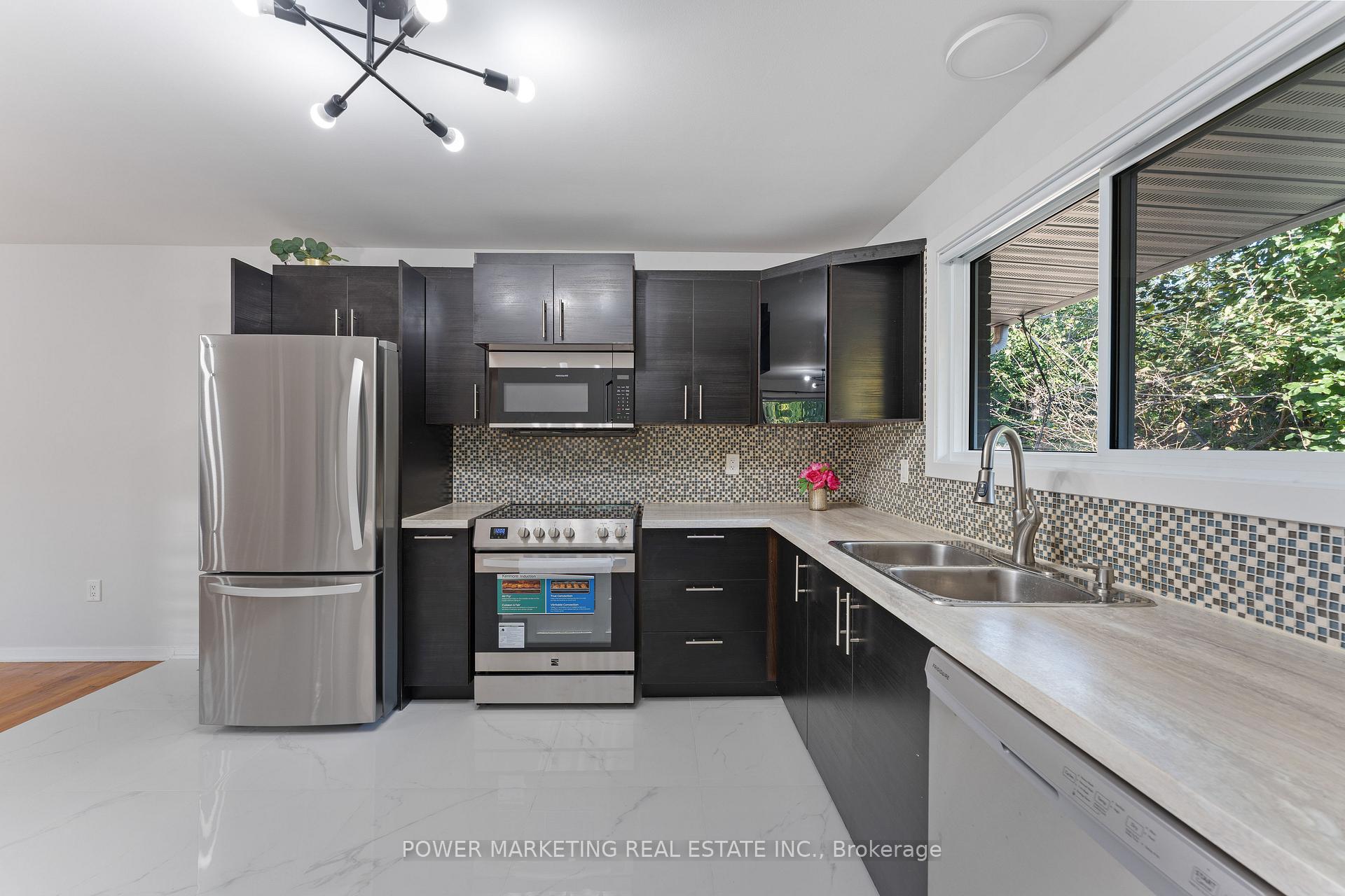 Photo 10 of 2372 Riley Avenue, Ottawa, Queensway Terrace South/Ridgeview — HOMEH