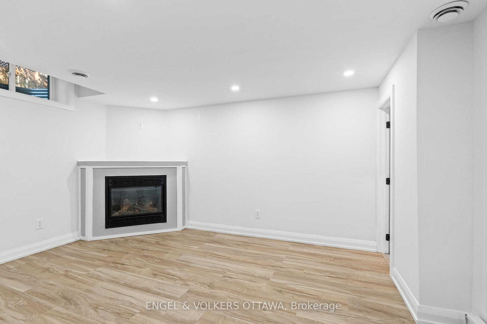 Photo 4 of Unit B, 2305 Kay Street, Ottawa, Queensway Terrace South/Ridgeview — HOMEH