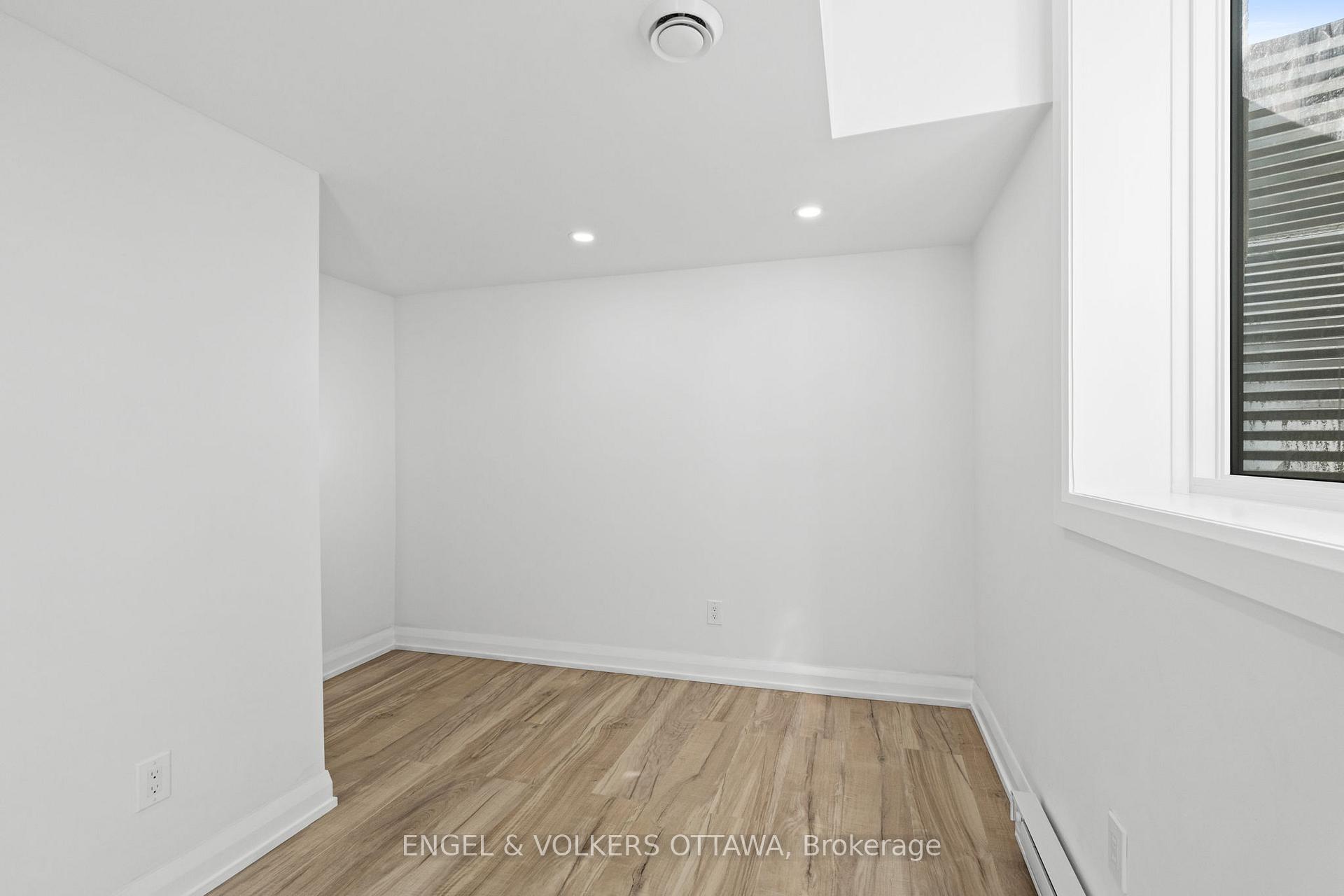 Photo 13 of Unit B, 2305 Kay Street, Ottawa, Queensway Terrace South/Ridgeview — HOMEH