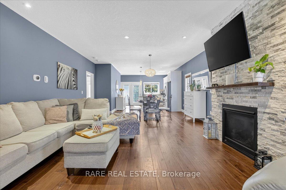 Photo 7 of 78 Landscape Drive, Oro-Medonte, Horseshoe Valley — HOMEH