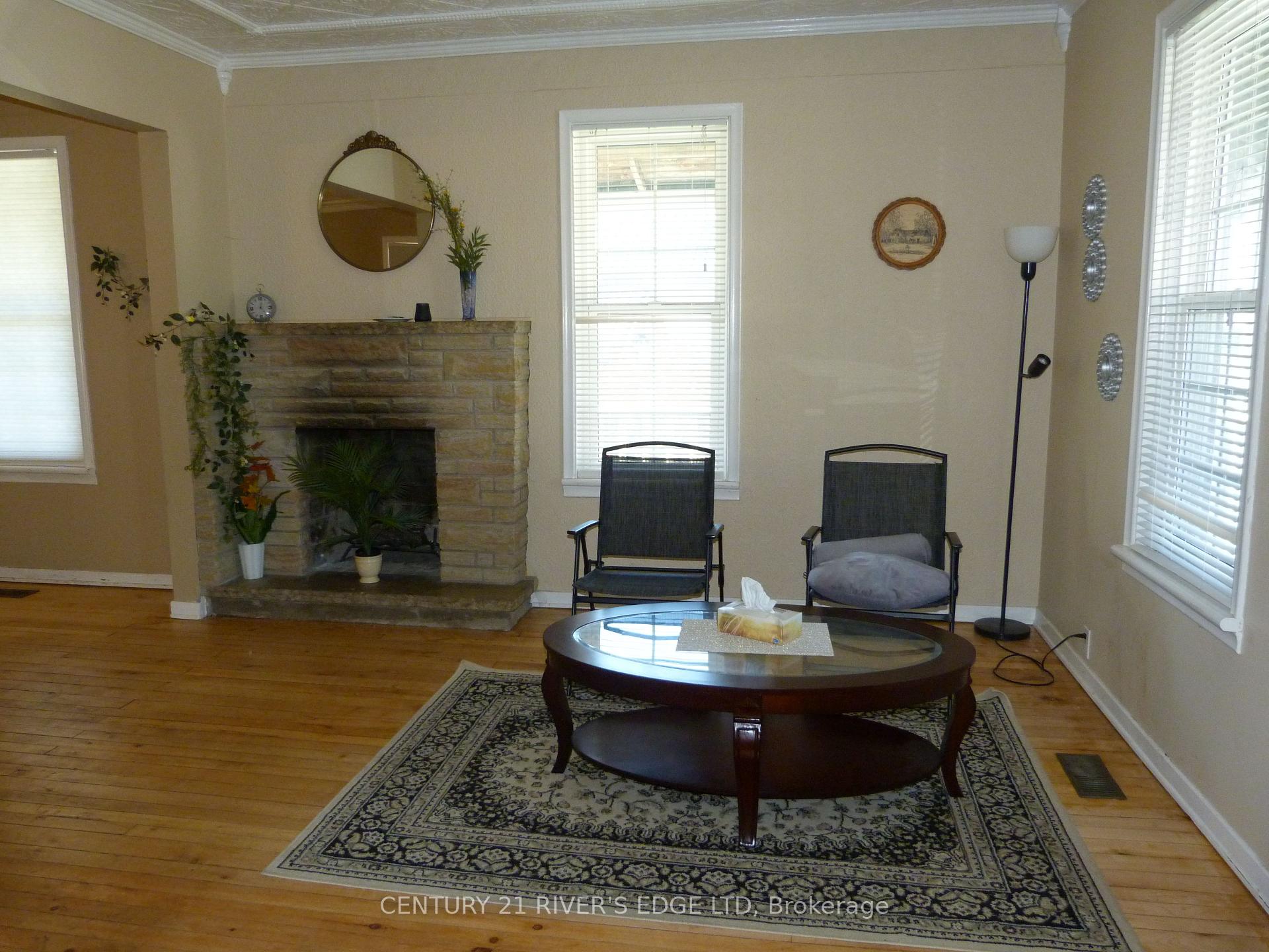 Photo 5 of 453 May Street, North Dundas, Winchester — HOMEH