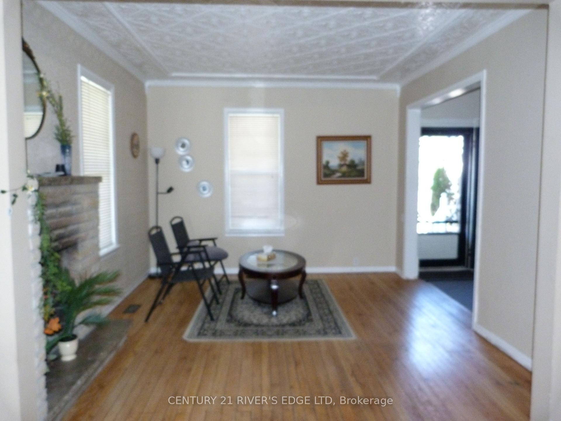Photo 6 of 453 May Street, North Dundas, Winchester — HOMEH