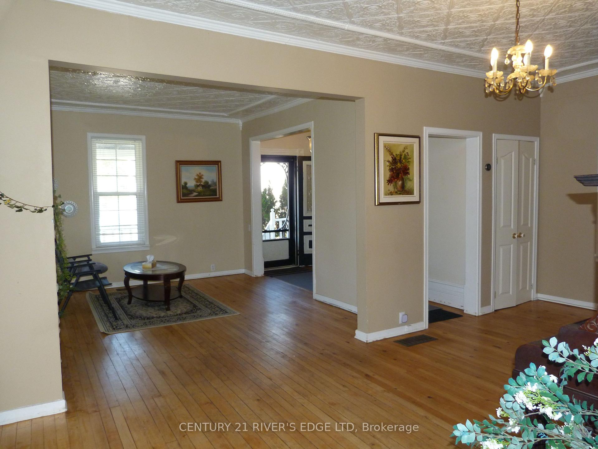Photo 7 of 453 May Street, North Dundas, Winchester — HOMEH